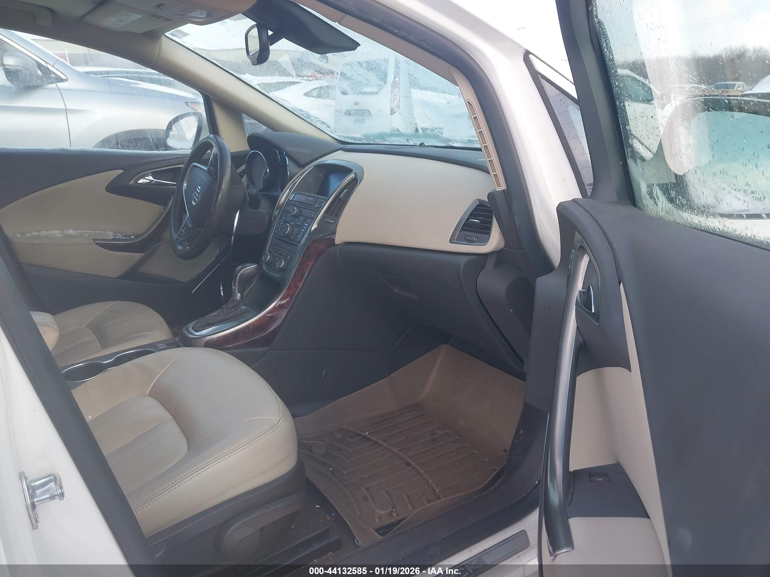 BUICK VERANO image 5
