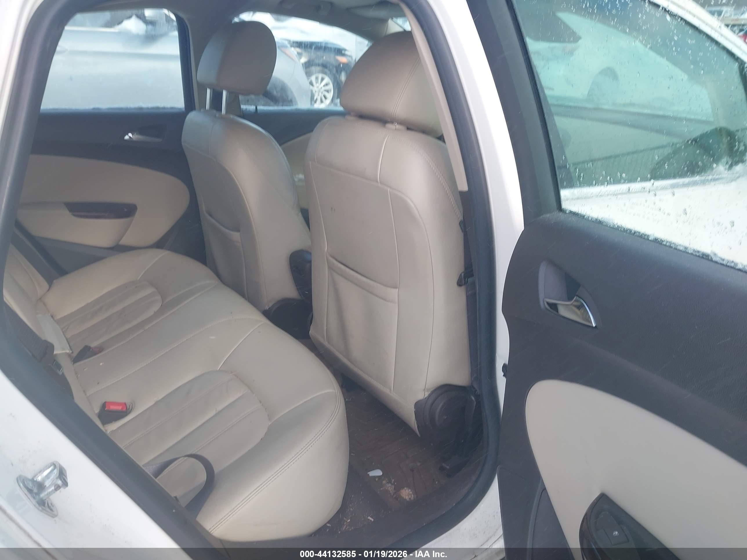 BUICK VERANO image 8