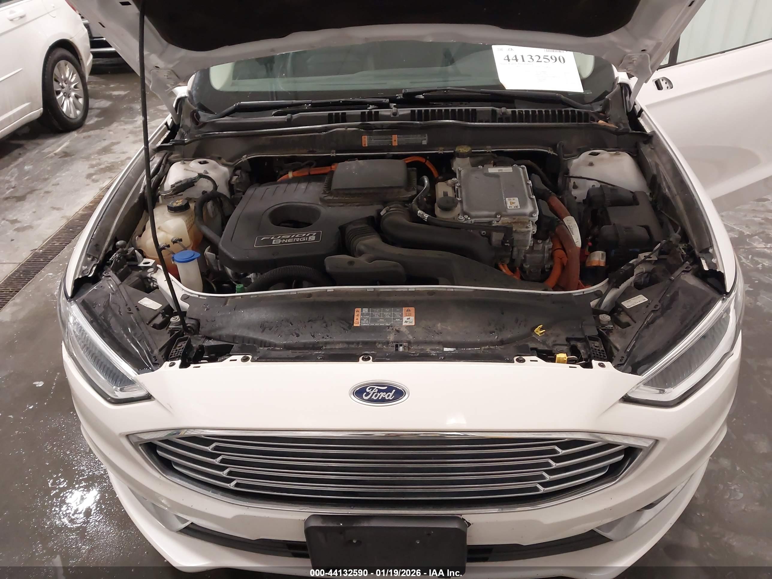 FORD FUSION image 10