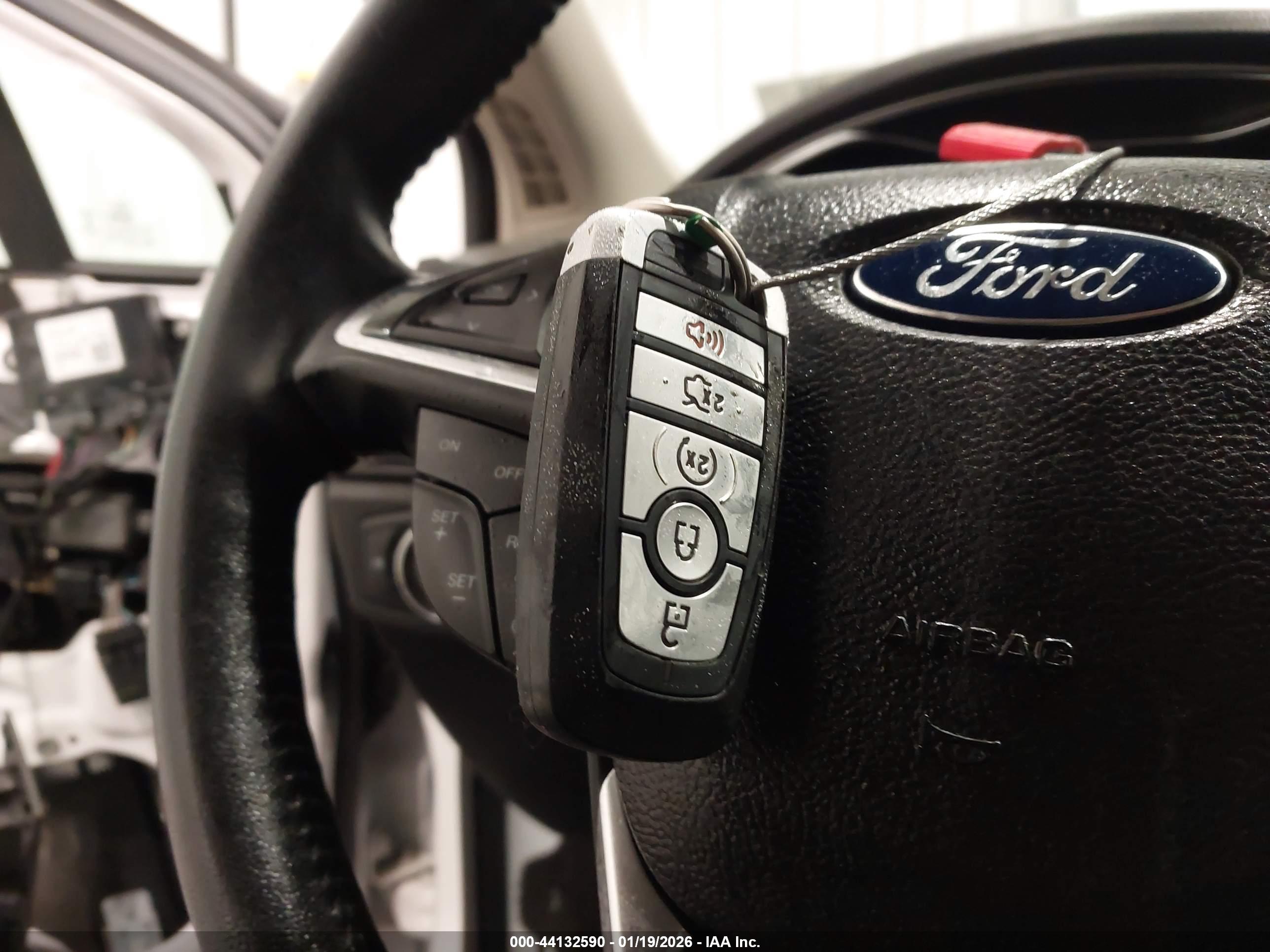 FORD FUSION image 11