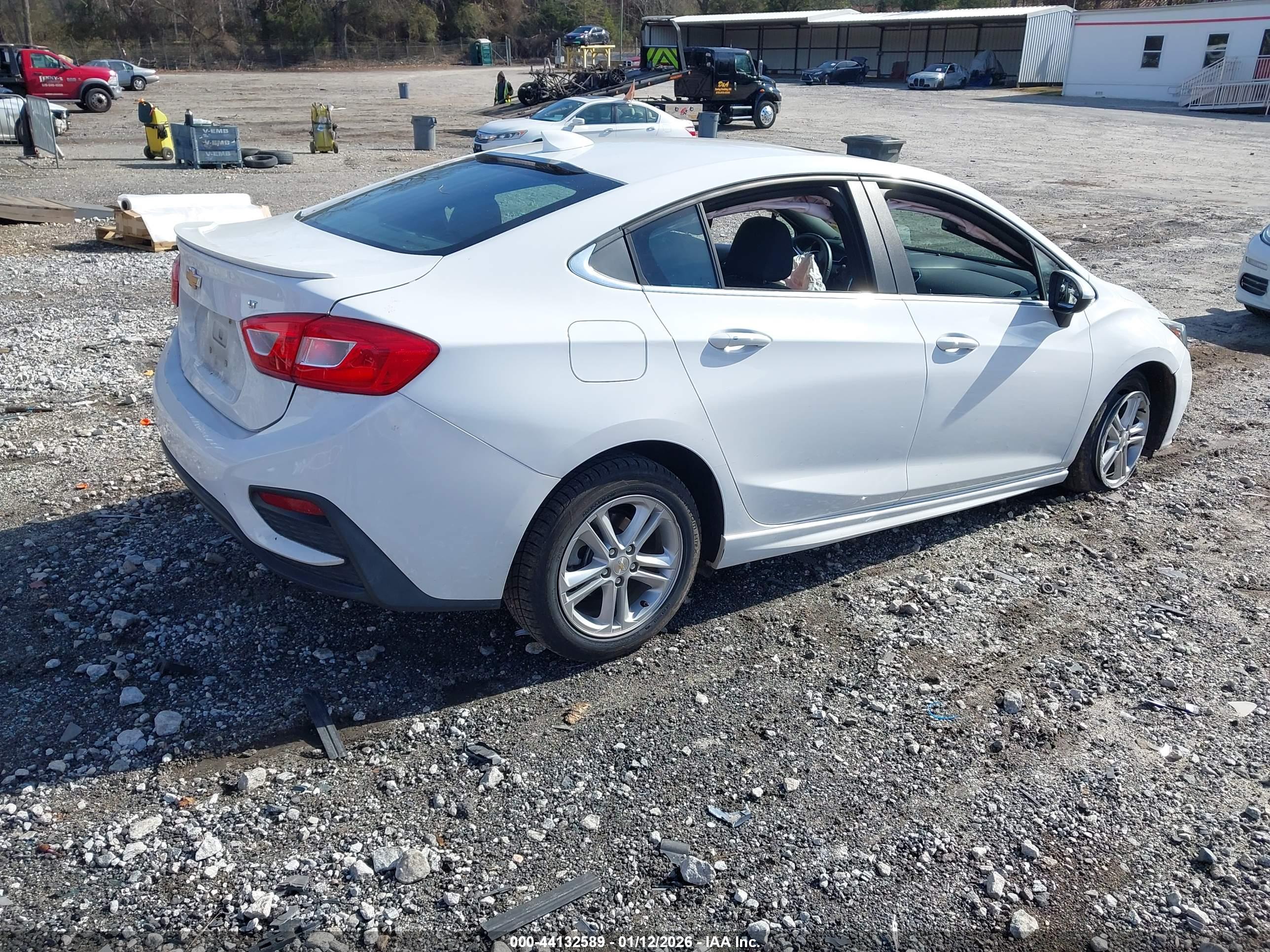 CHEVROLET CRUZE image 4