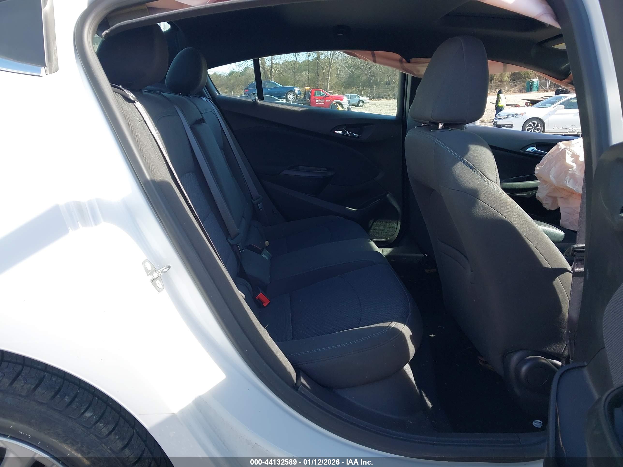 CHEVROLET CRUZE image 8