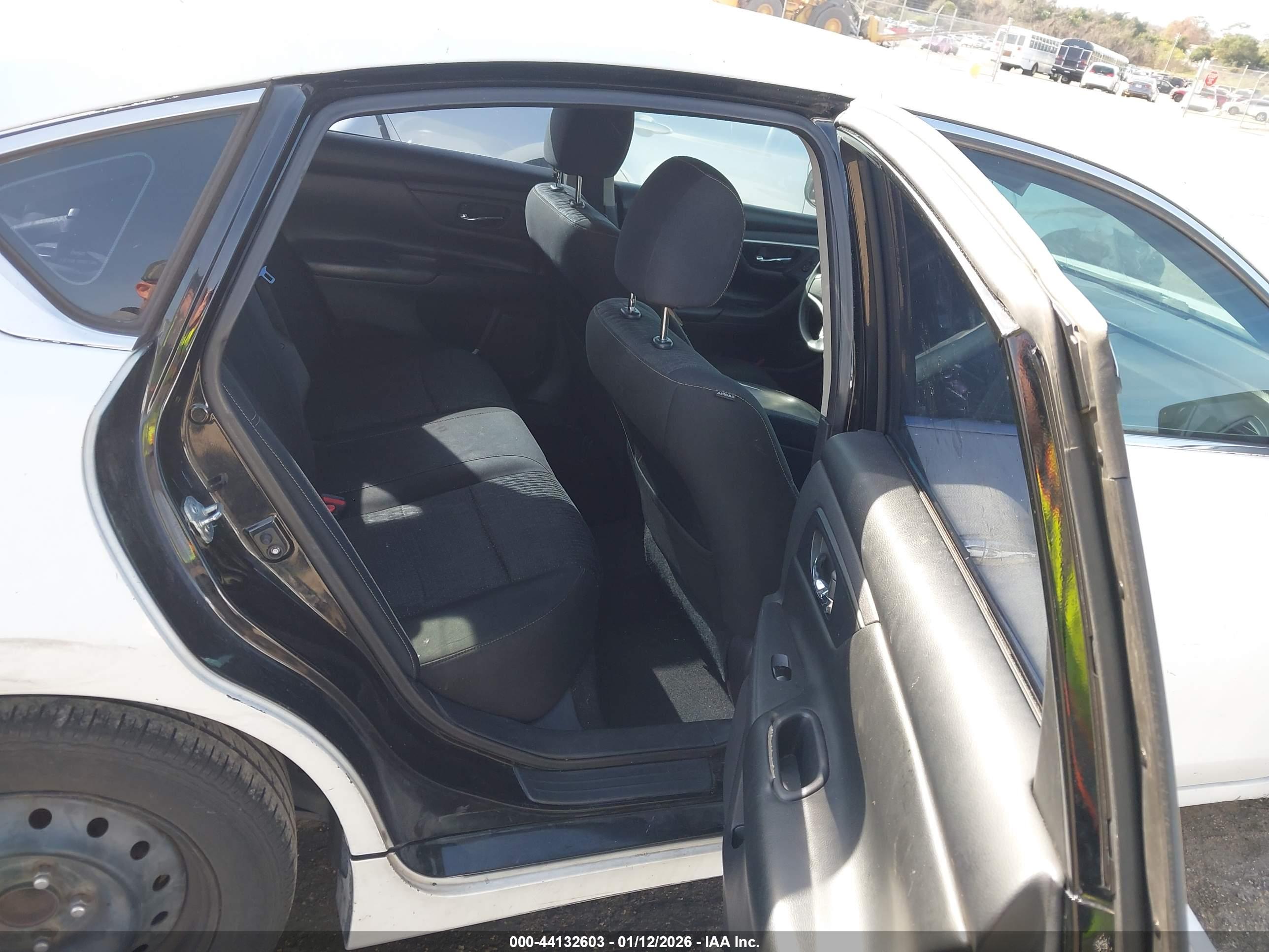 NISSAN ALTIMA image 8