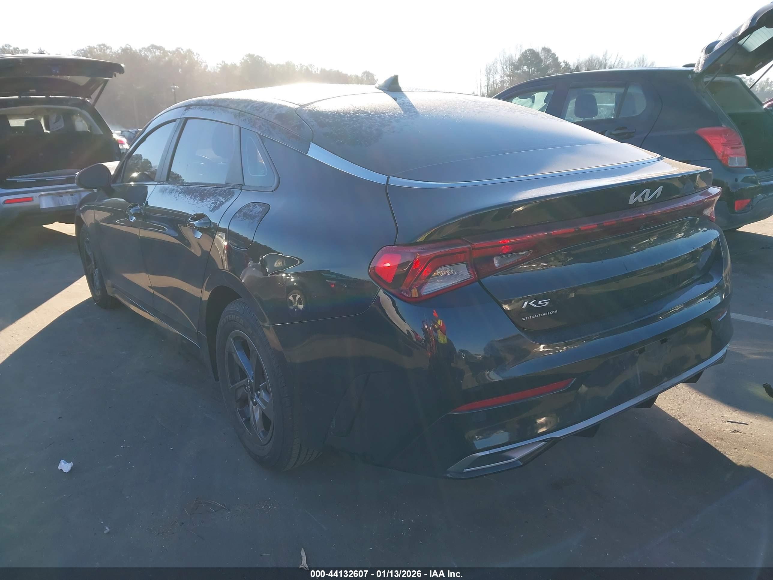 KIA K5 image 3