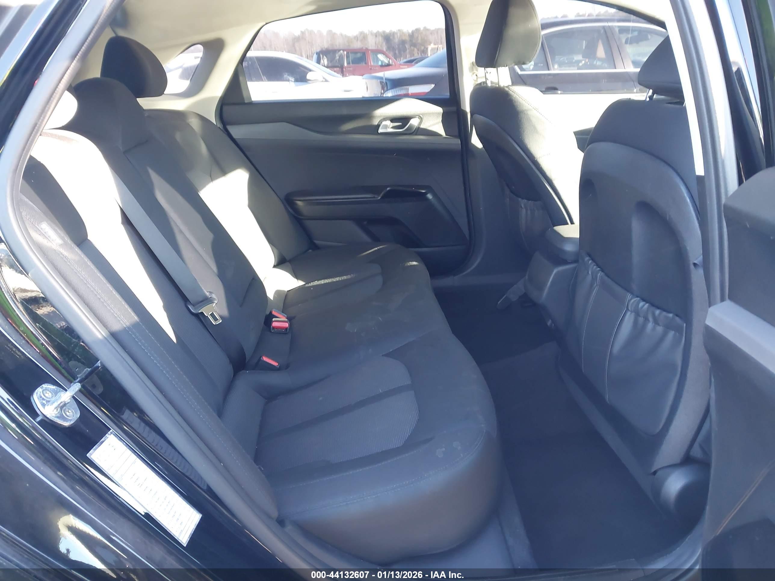 KIA K5 image 8