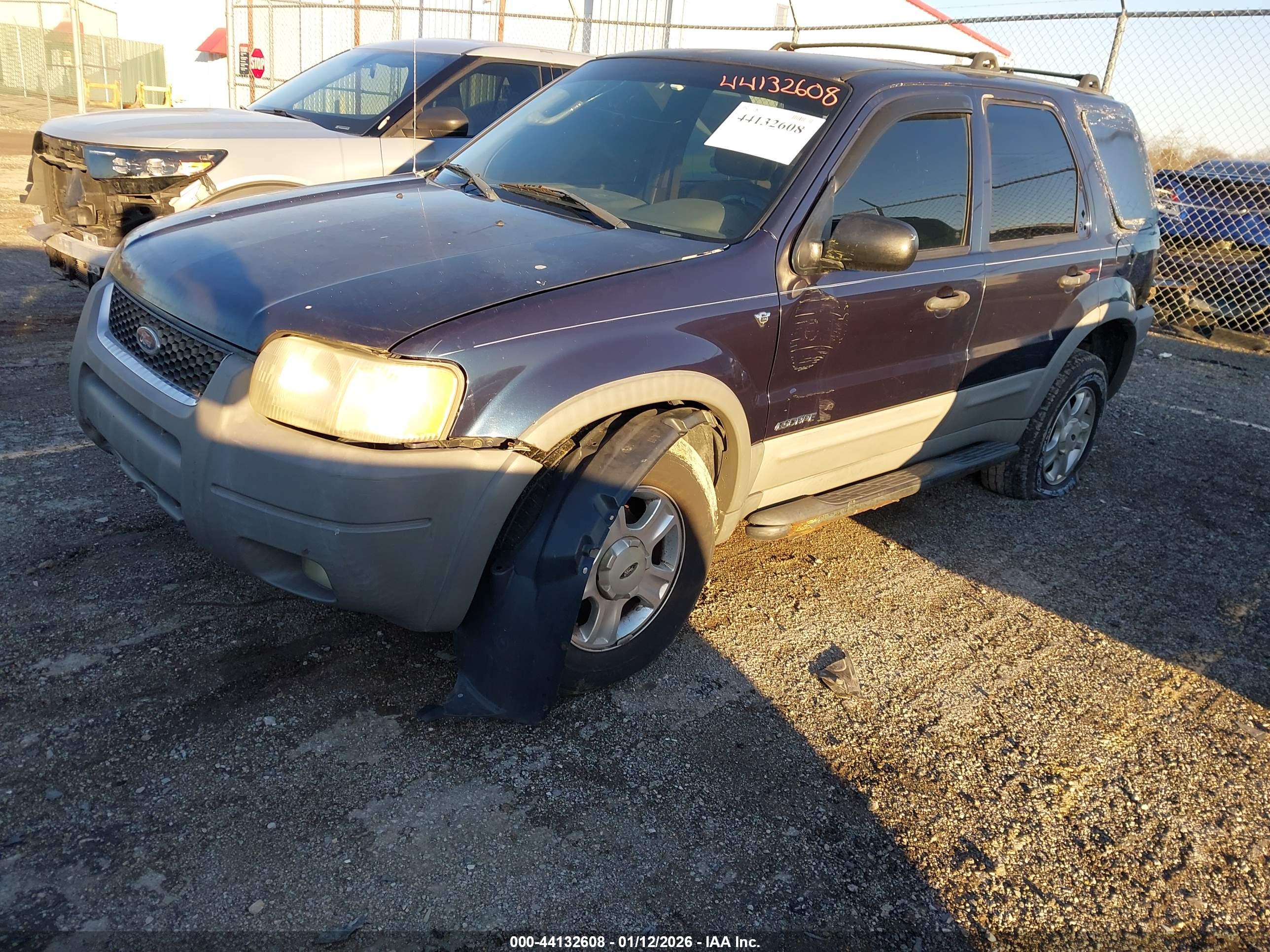 FORD ESCAPE image 2