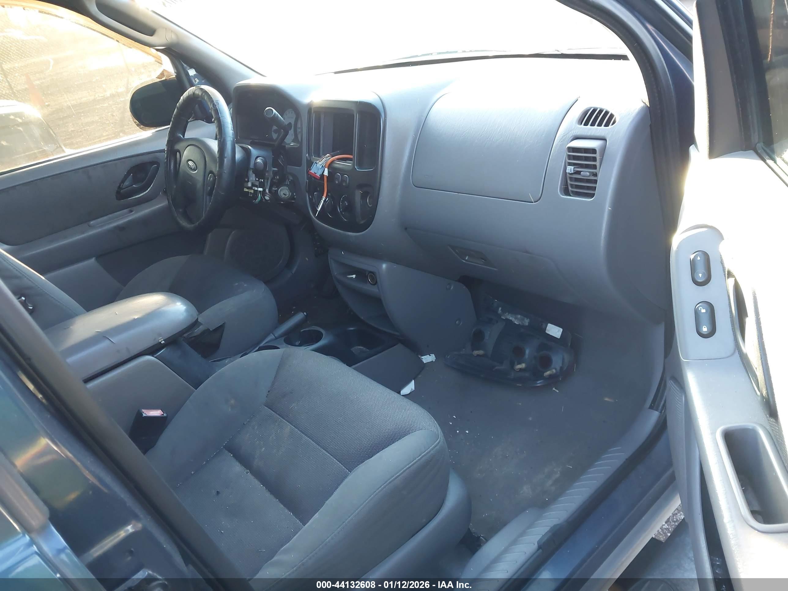 FORD ESCAPE image 5