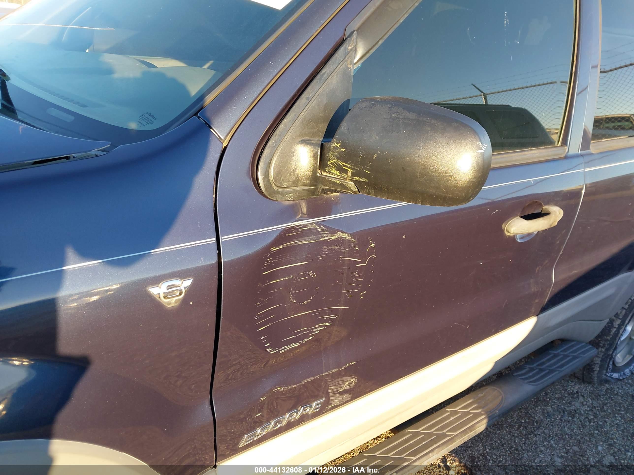 FORD ESCAPE image 6