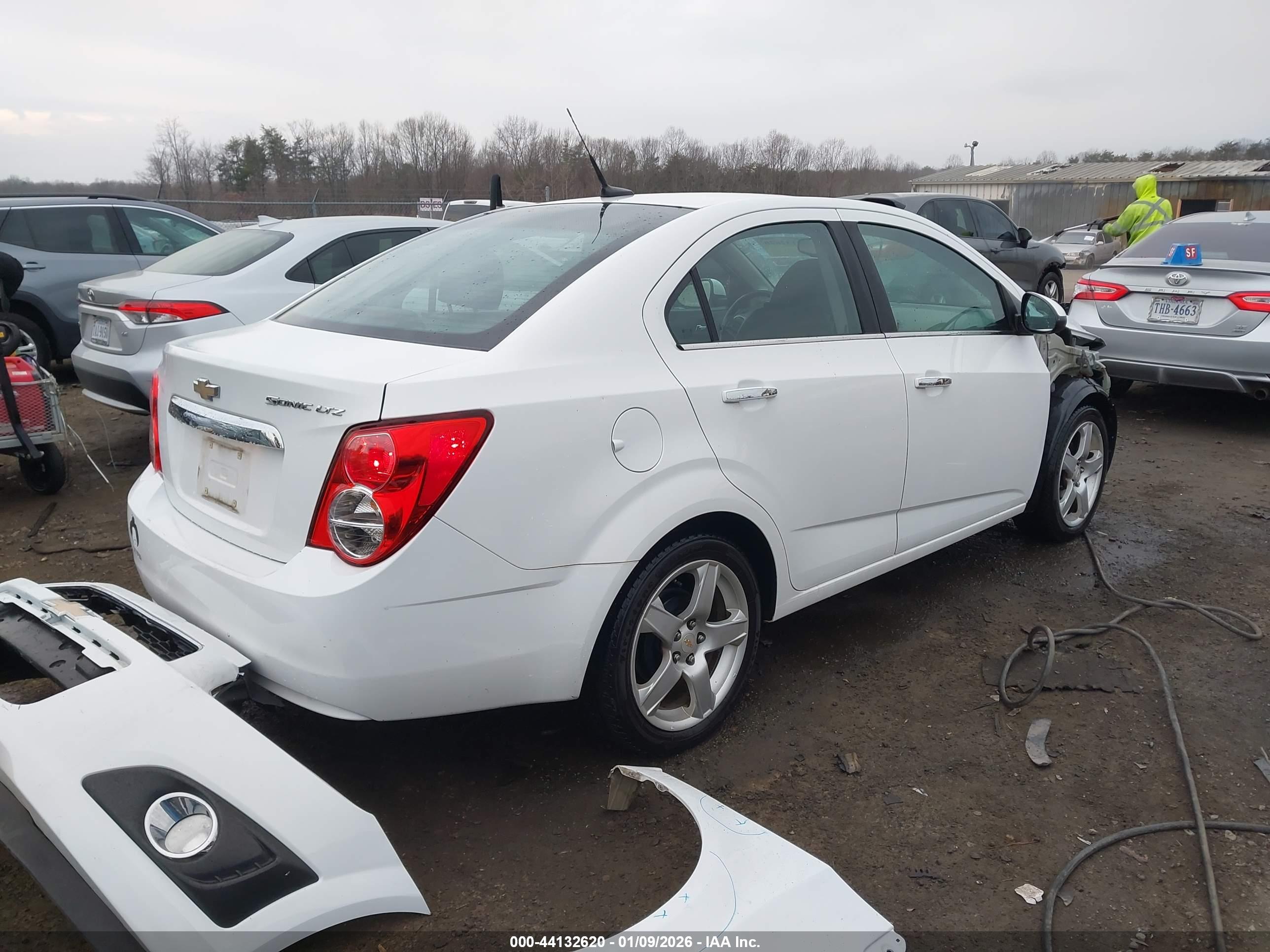 CHEVROLET SONIC image 4