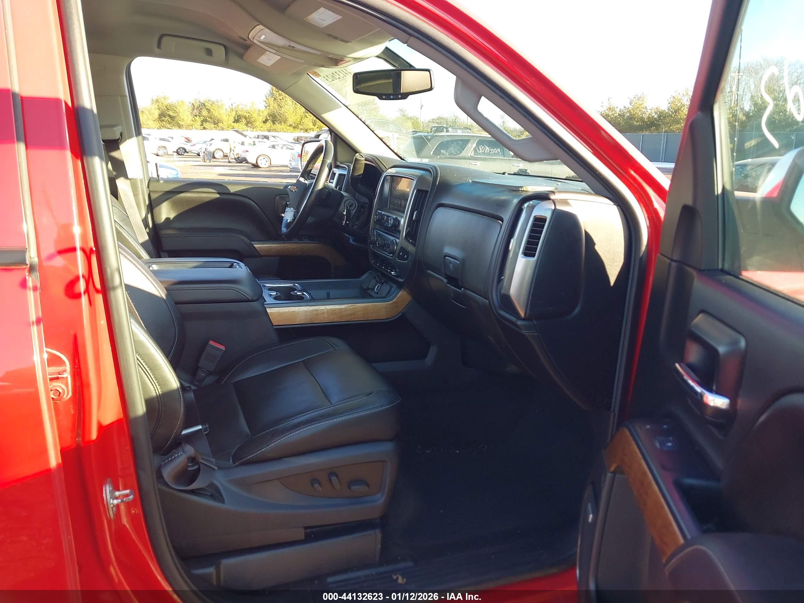 CHEVROLET SILVERADO image 5