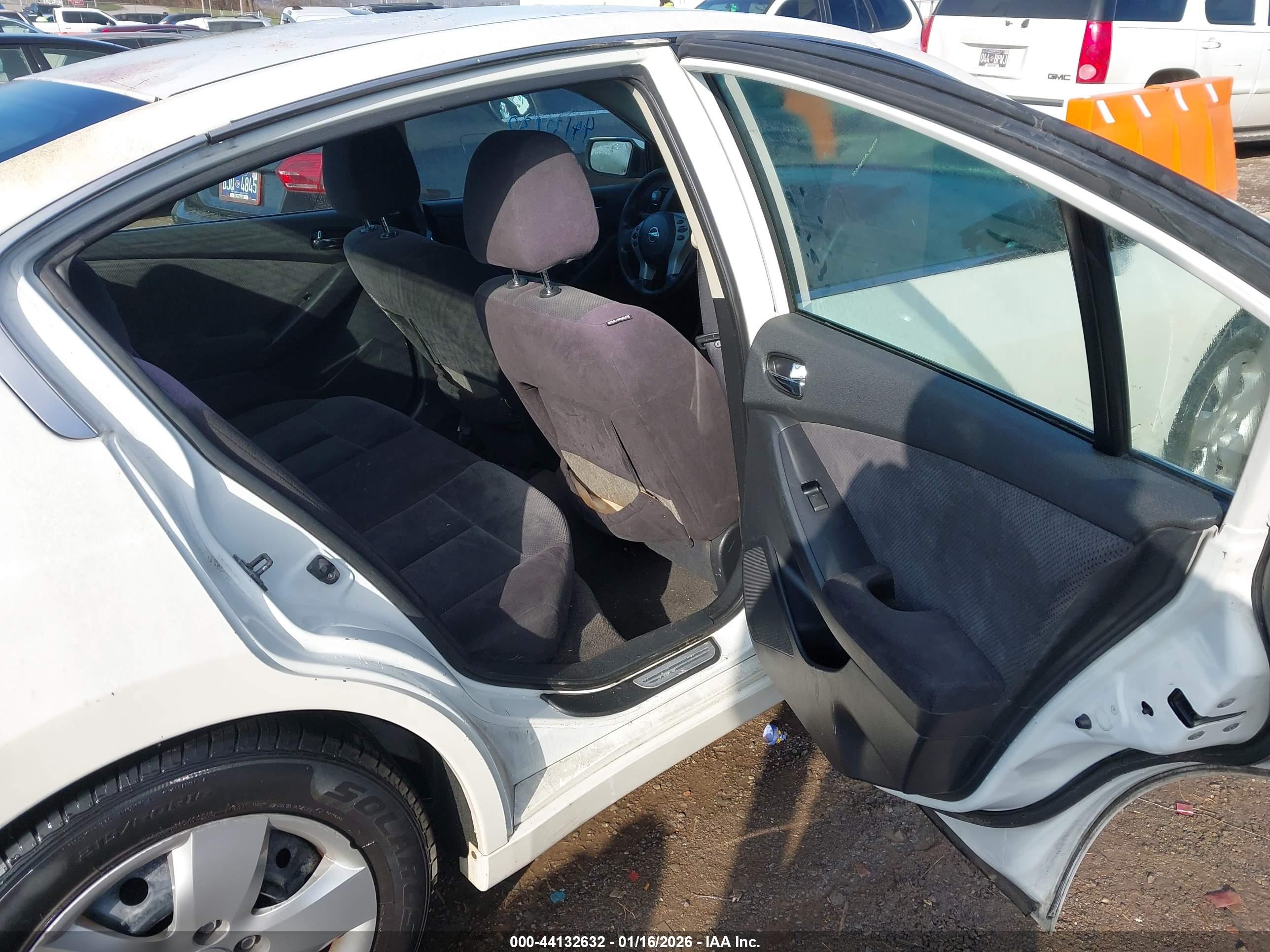 NISSAN ALTIMA image 8