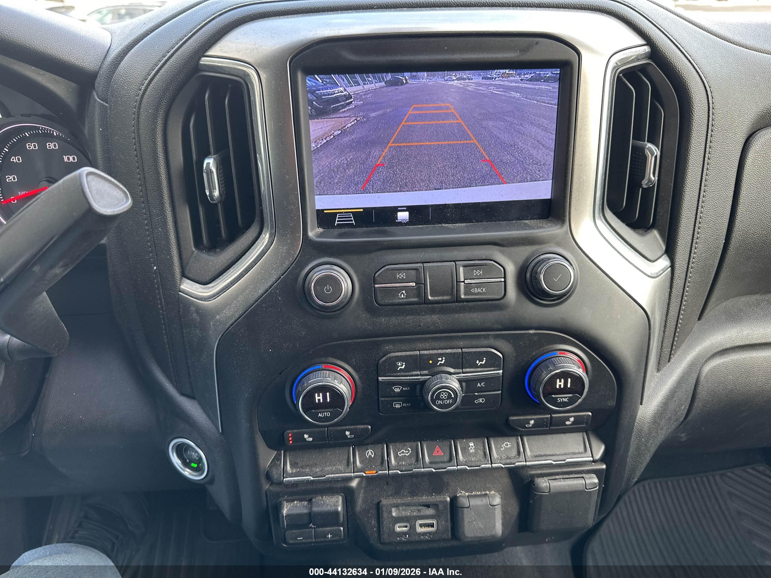 CHEVROLET SILVERADO image 6