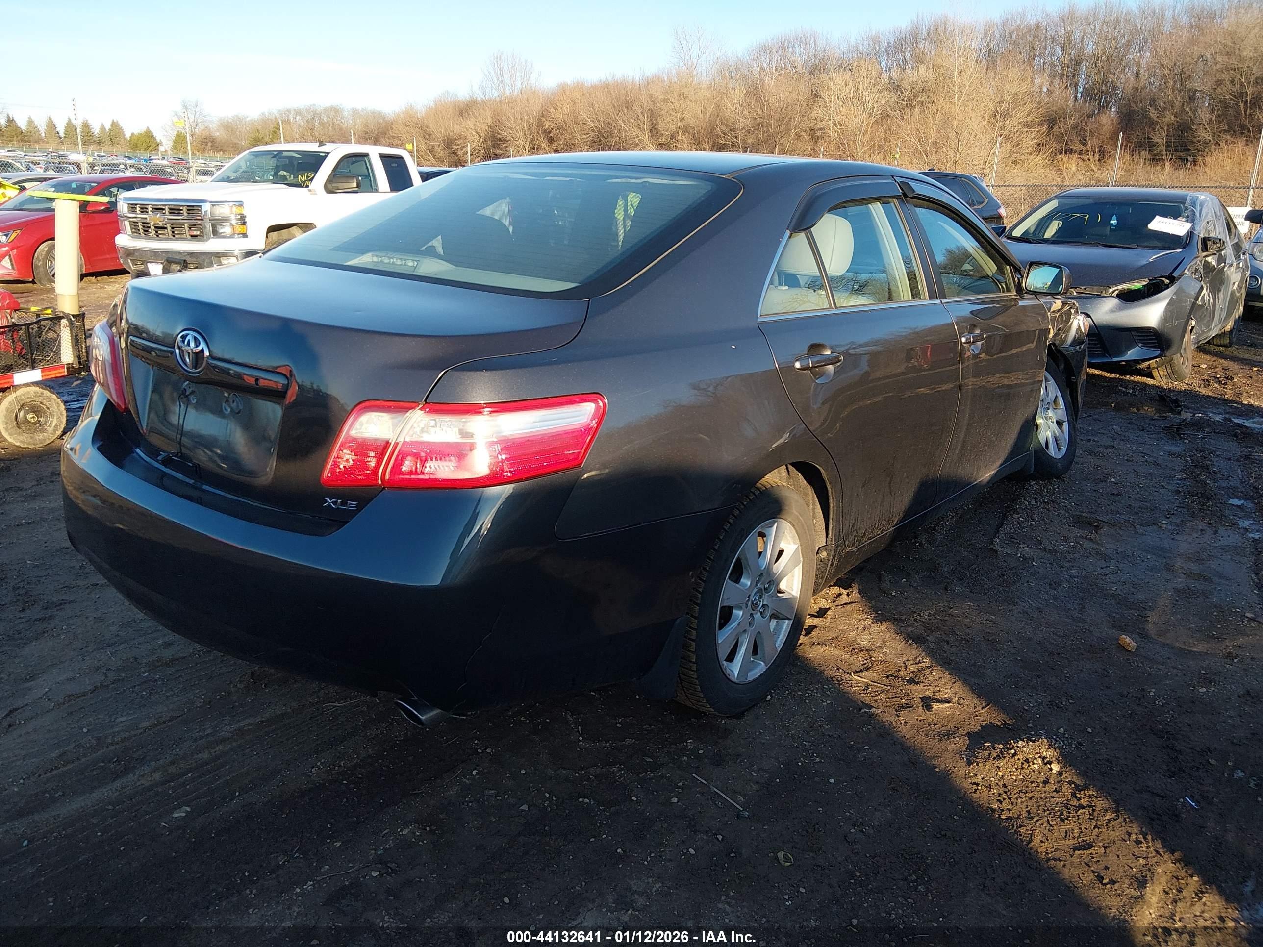 TOYOTA CAMRY image 4
