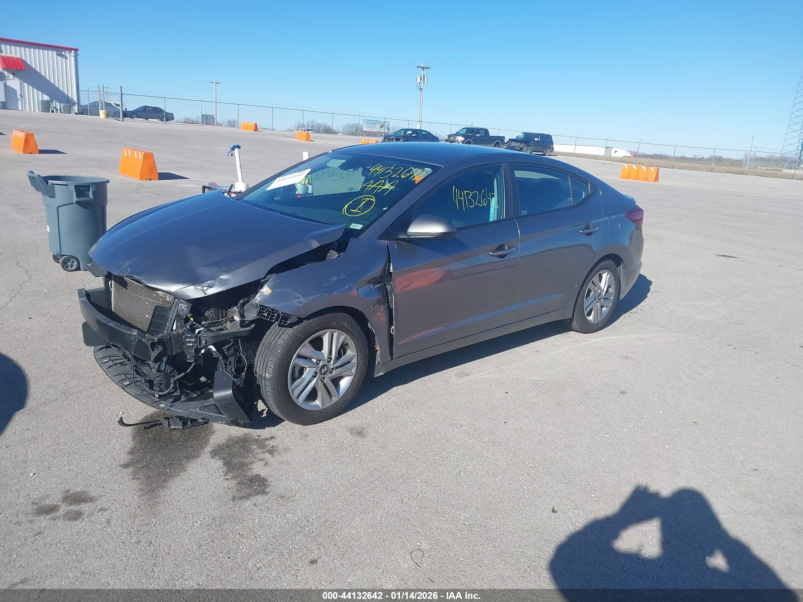HYUNDAI ELANTRA image 2