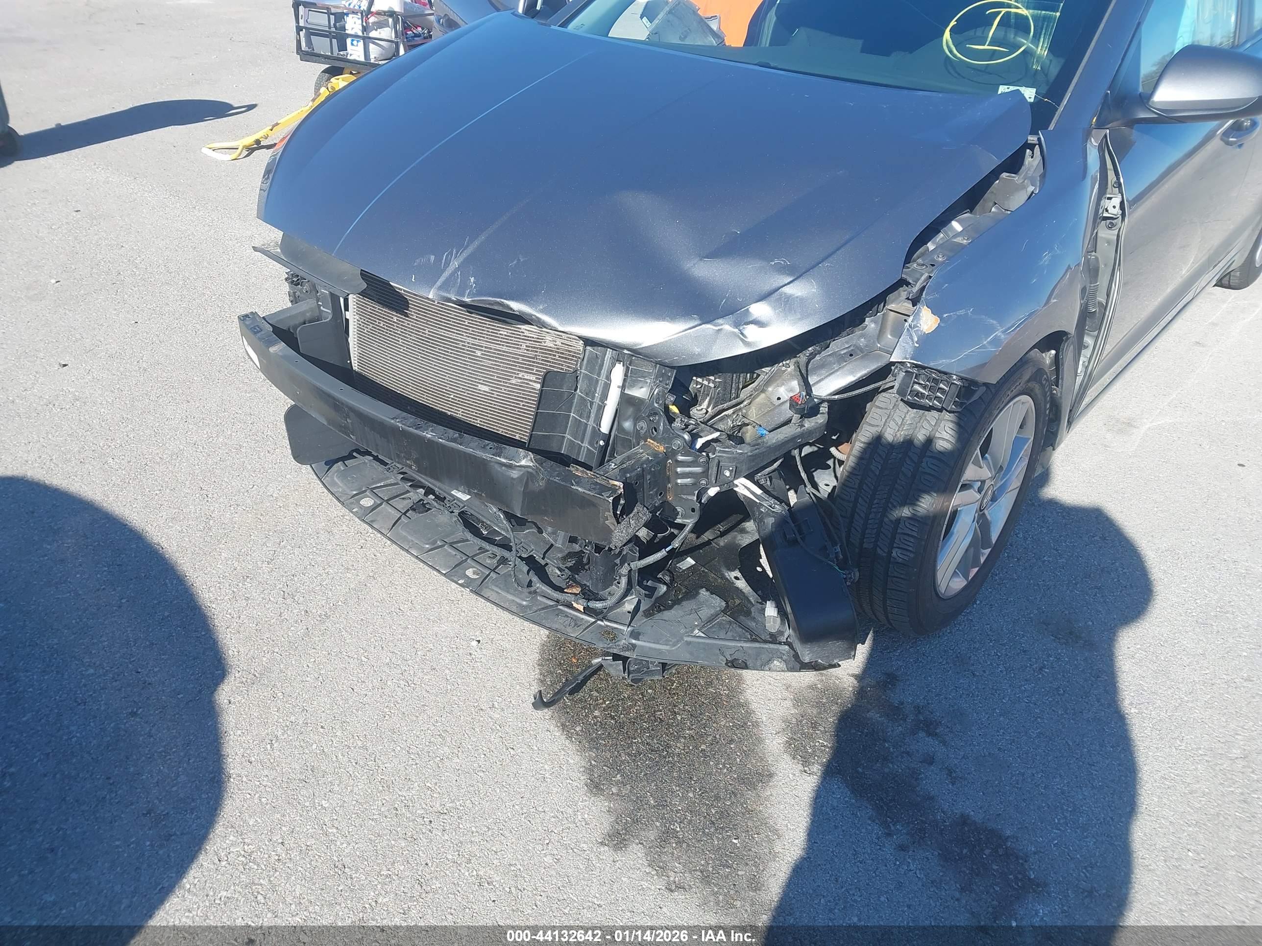 HYUNDAI ELANTRA image 6
