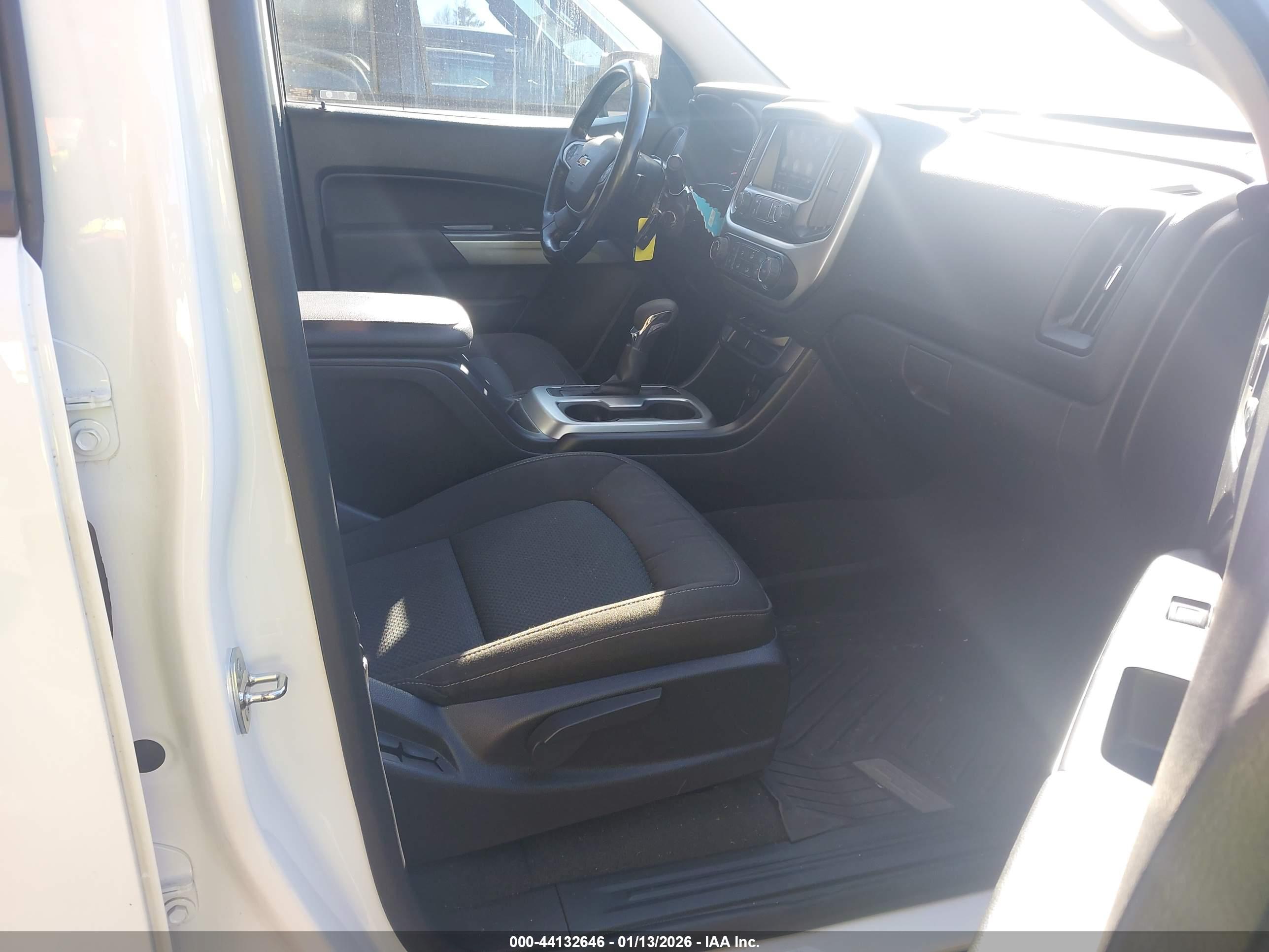 CHEVROLET COLORADO image 5