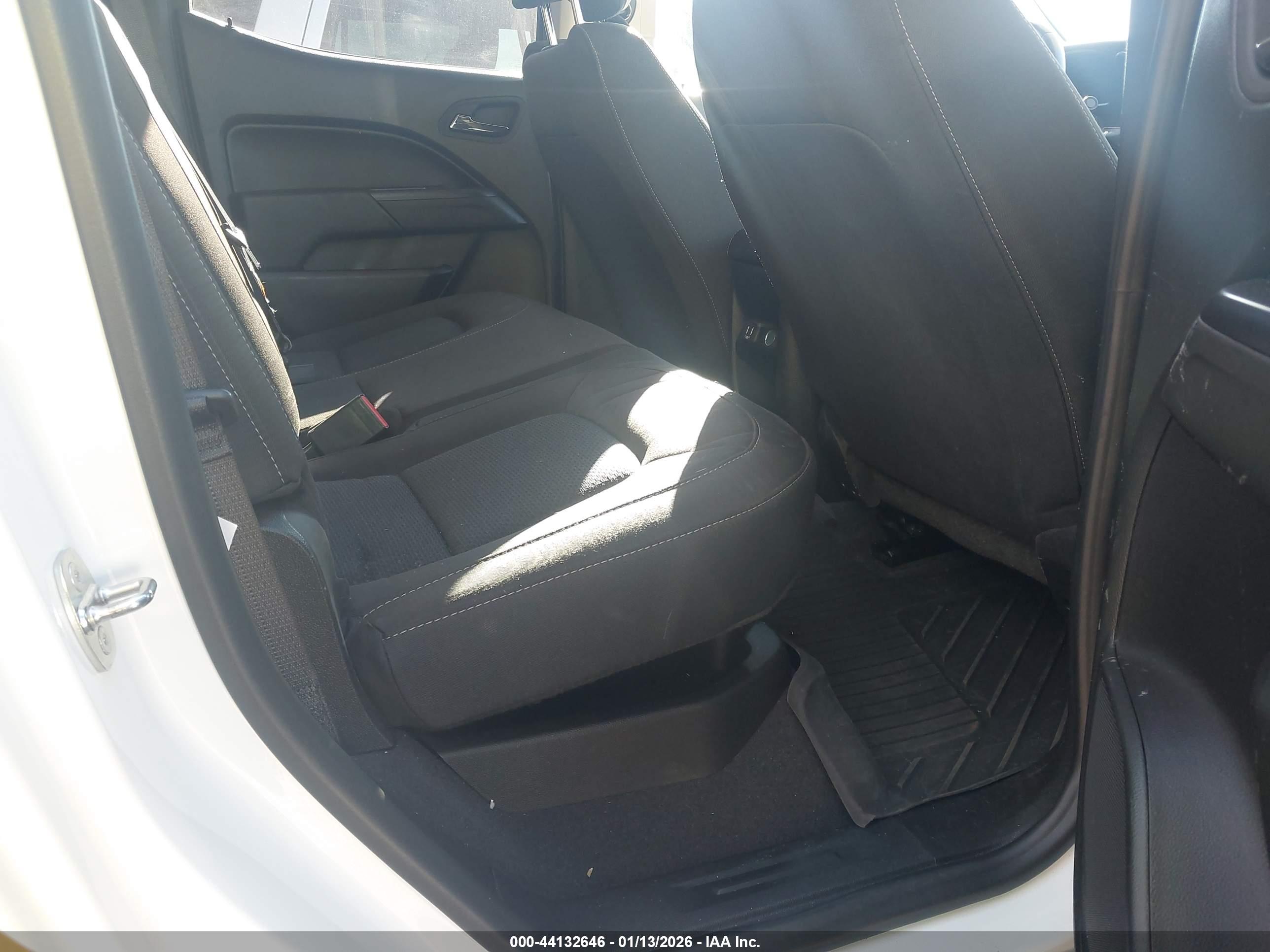 CHEVROLET COLORADO image 8
