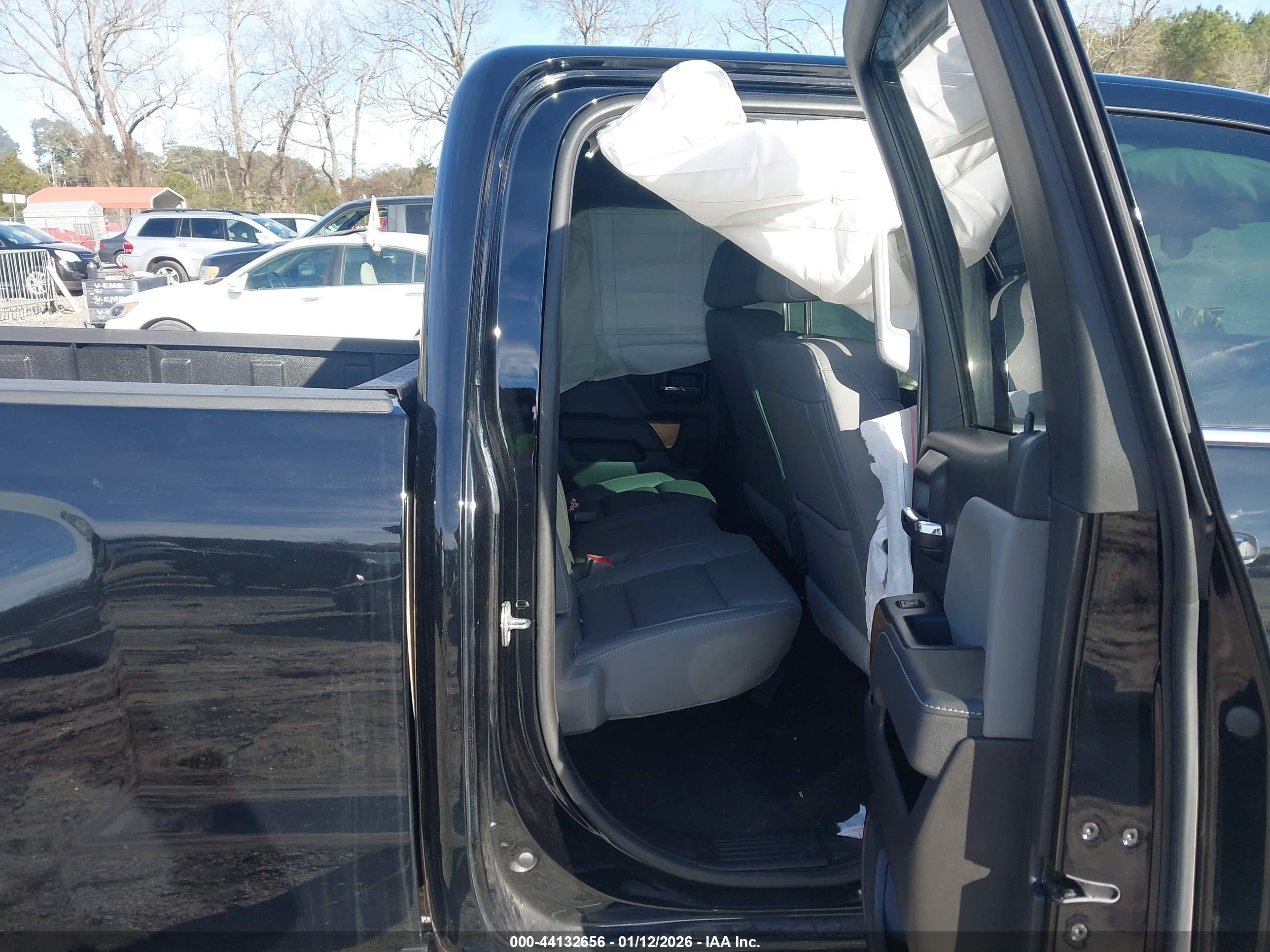 CHEVROLET SILVERADO image 8