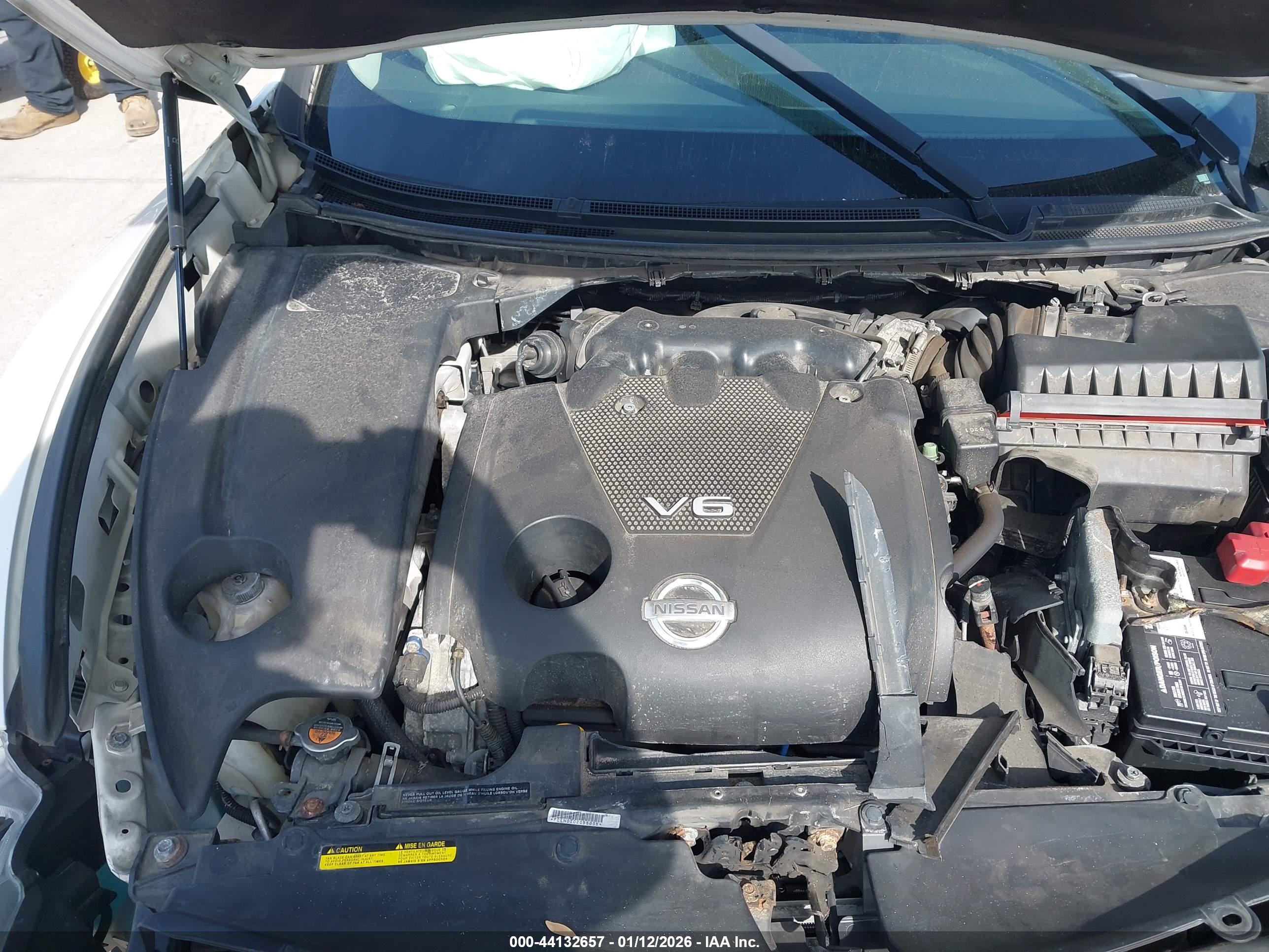 NISSAN MAXIMA image 10