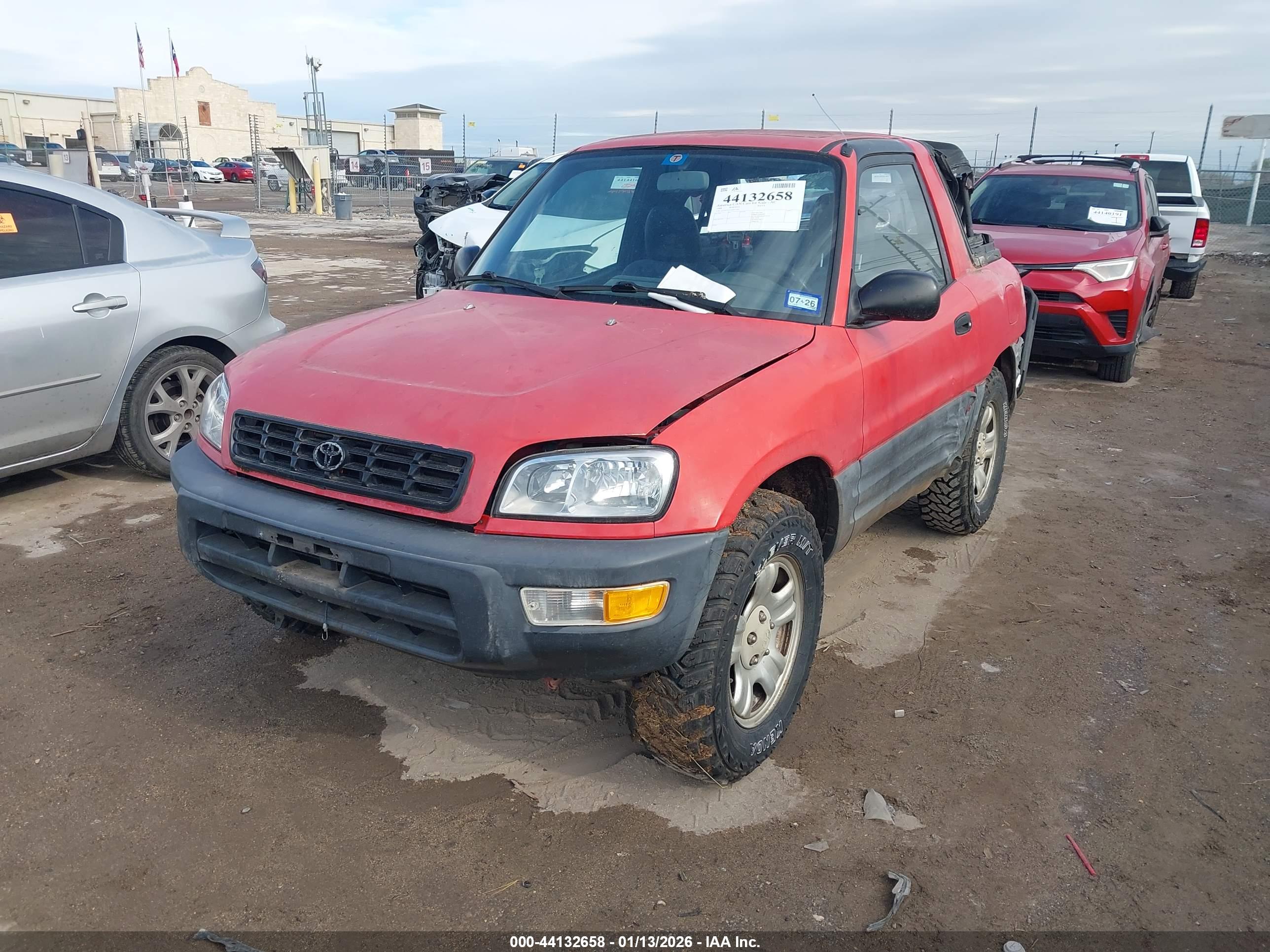 TOYOTA RAV4 image 2