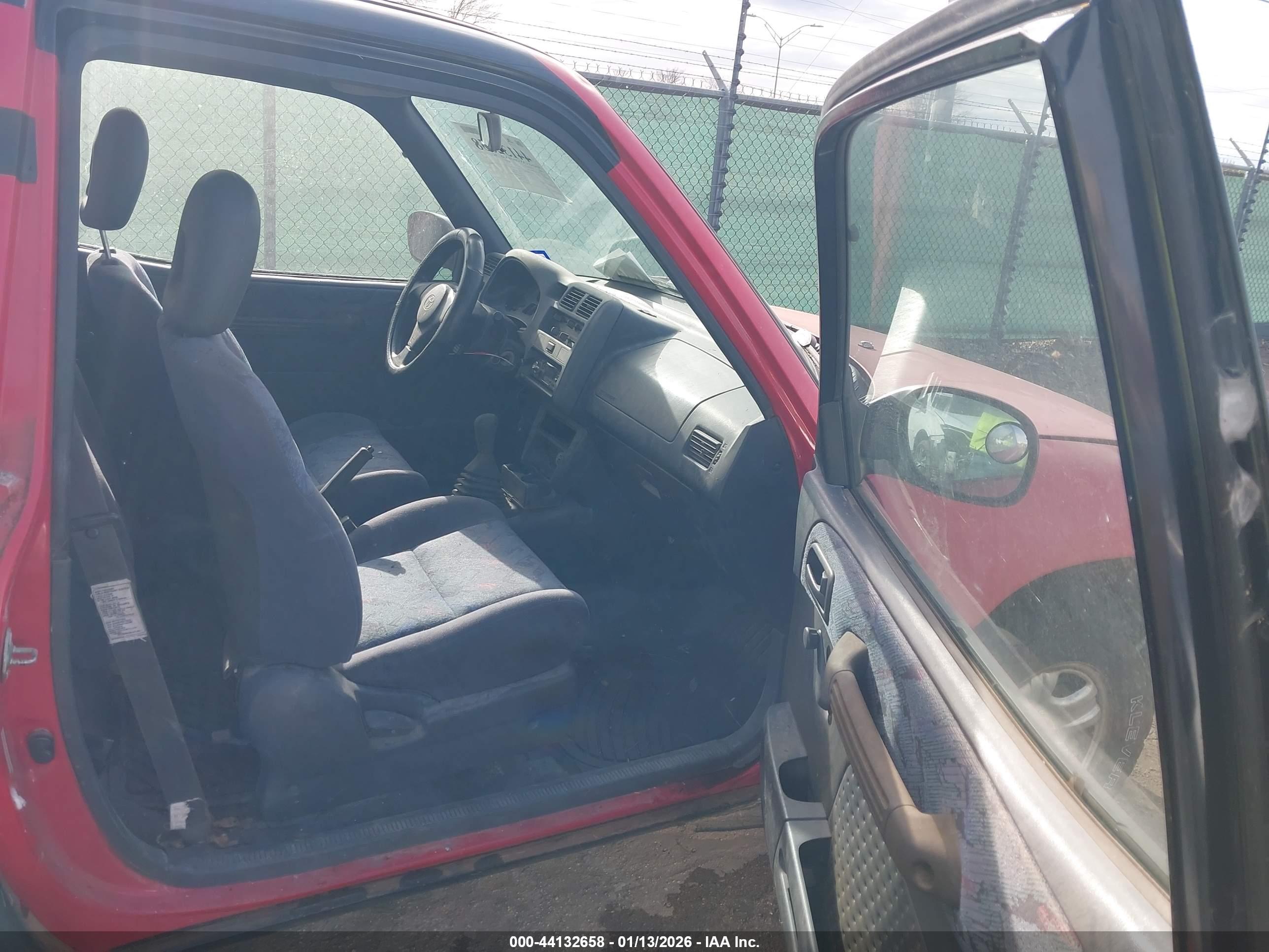 TOYOTA RAV4 image 5