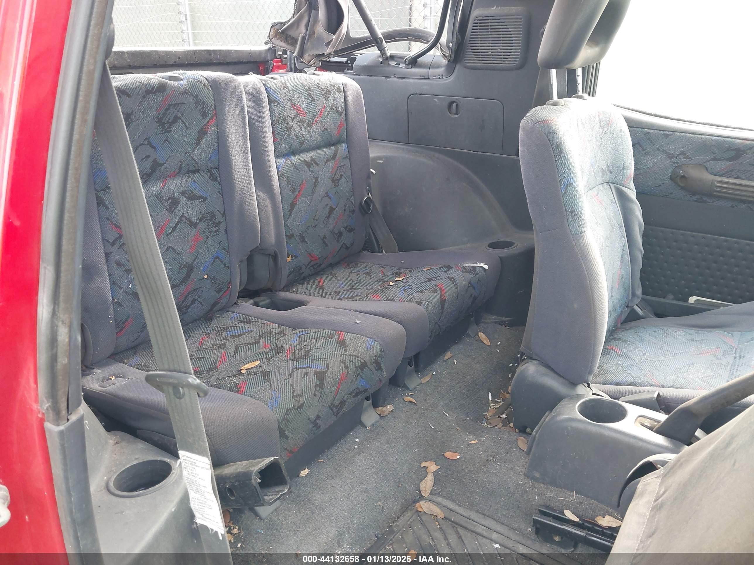 TOYOTA RAV4 image 8