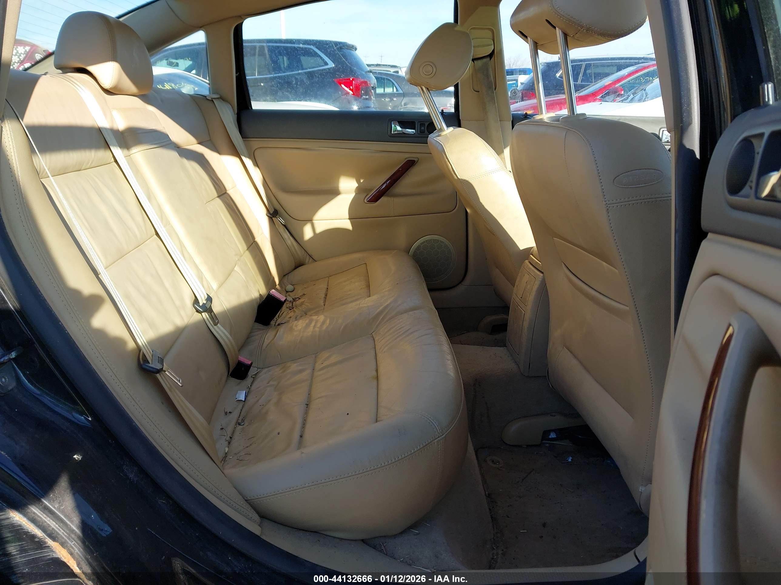 VOLKSWAGEN PASSAT image 8