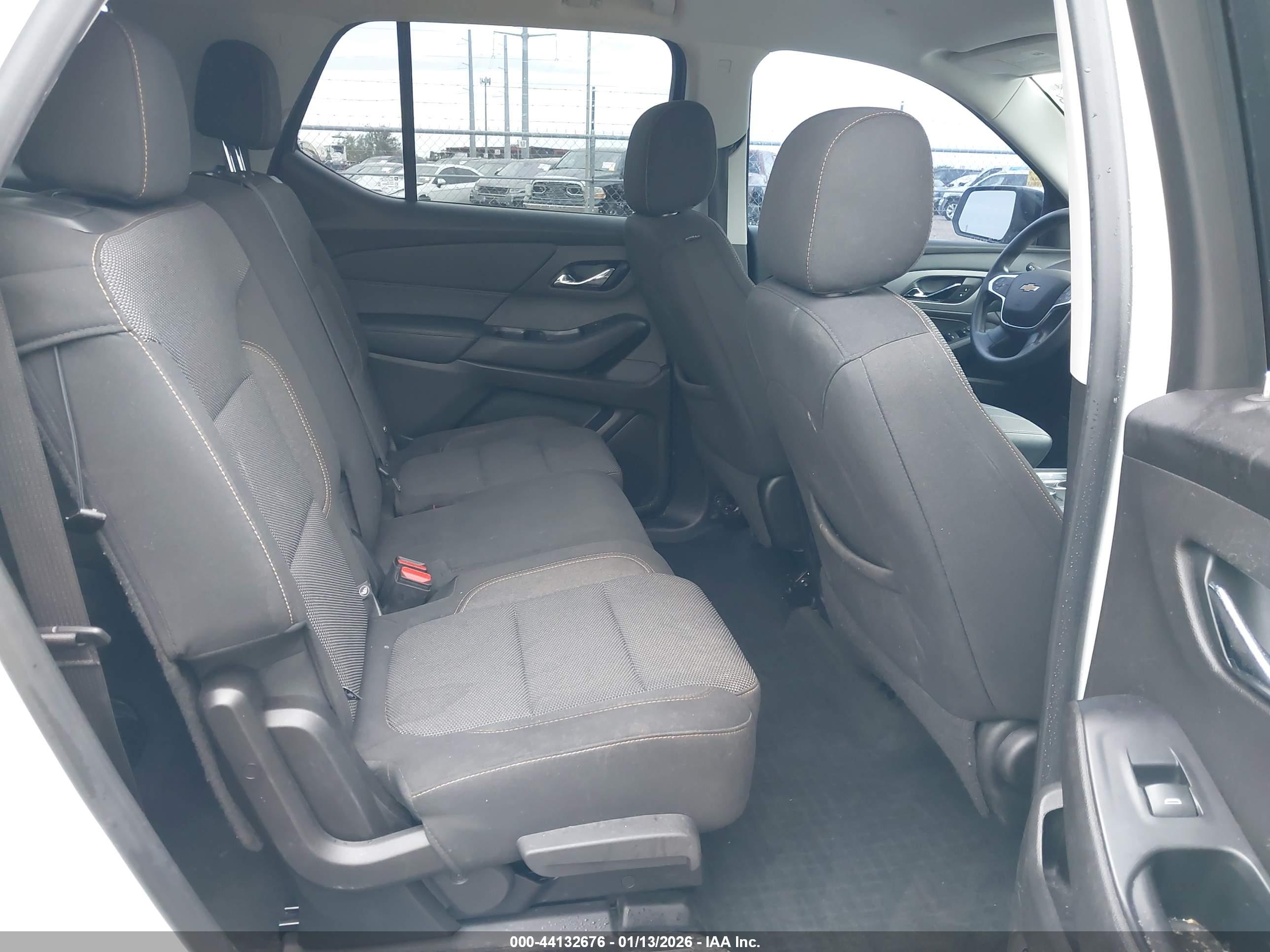 CHEVROLET TRAVERSE image 8