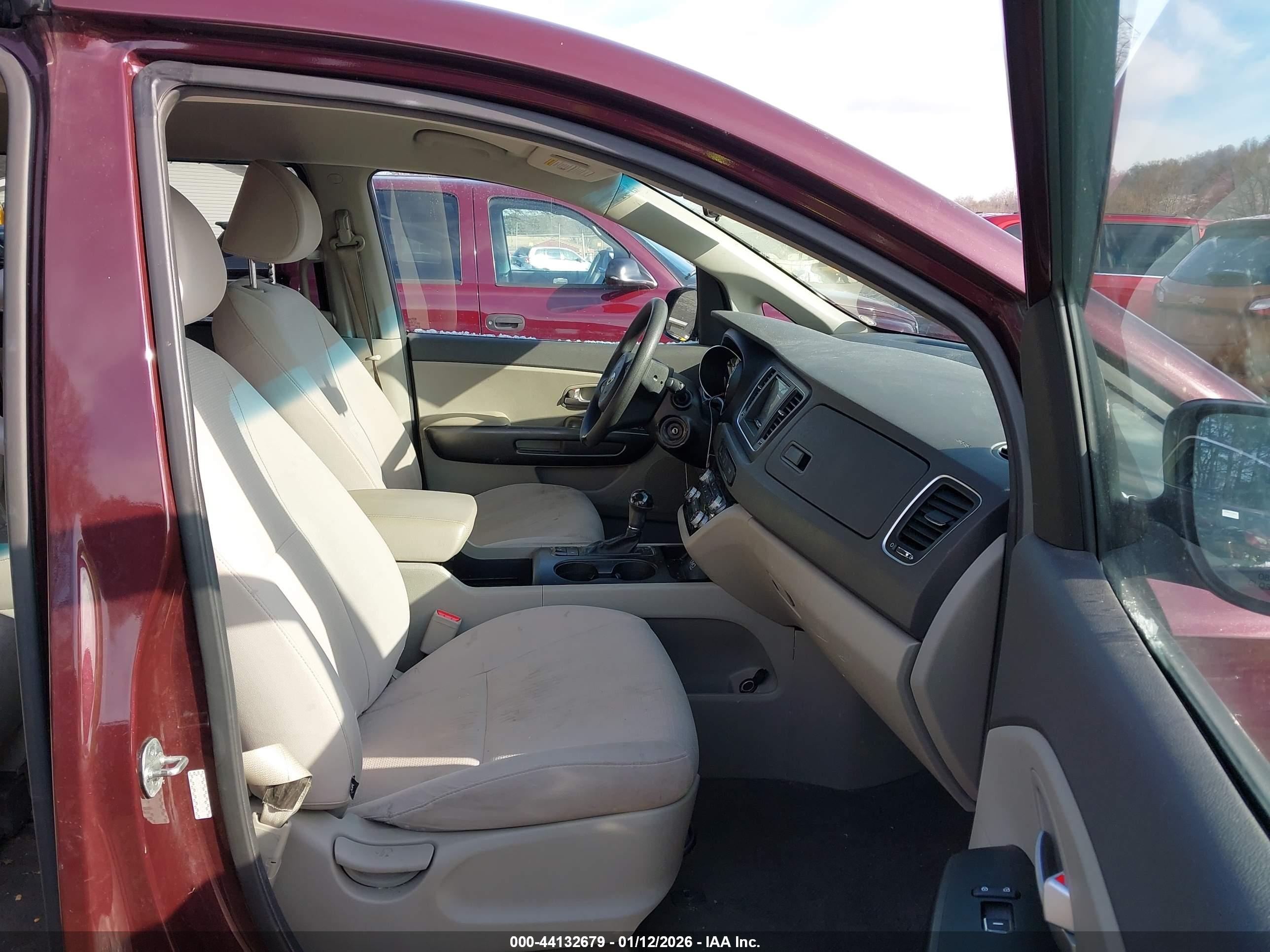 KIA SEDONA image 5