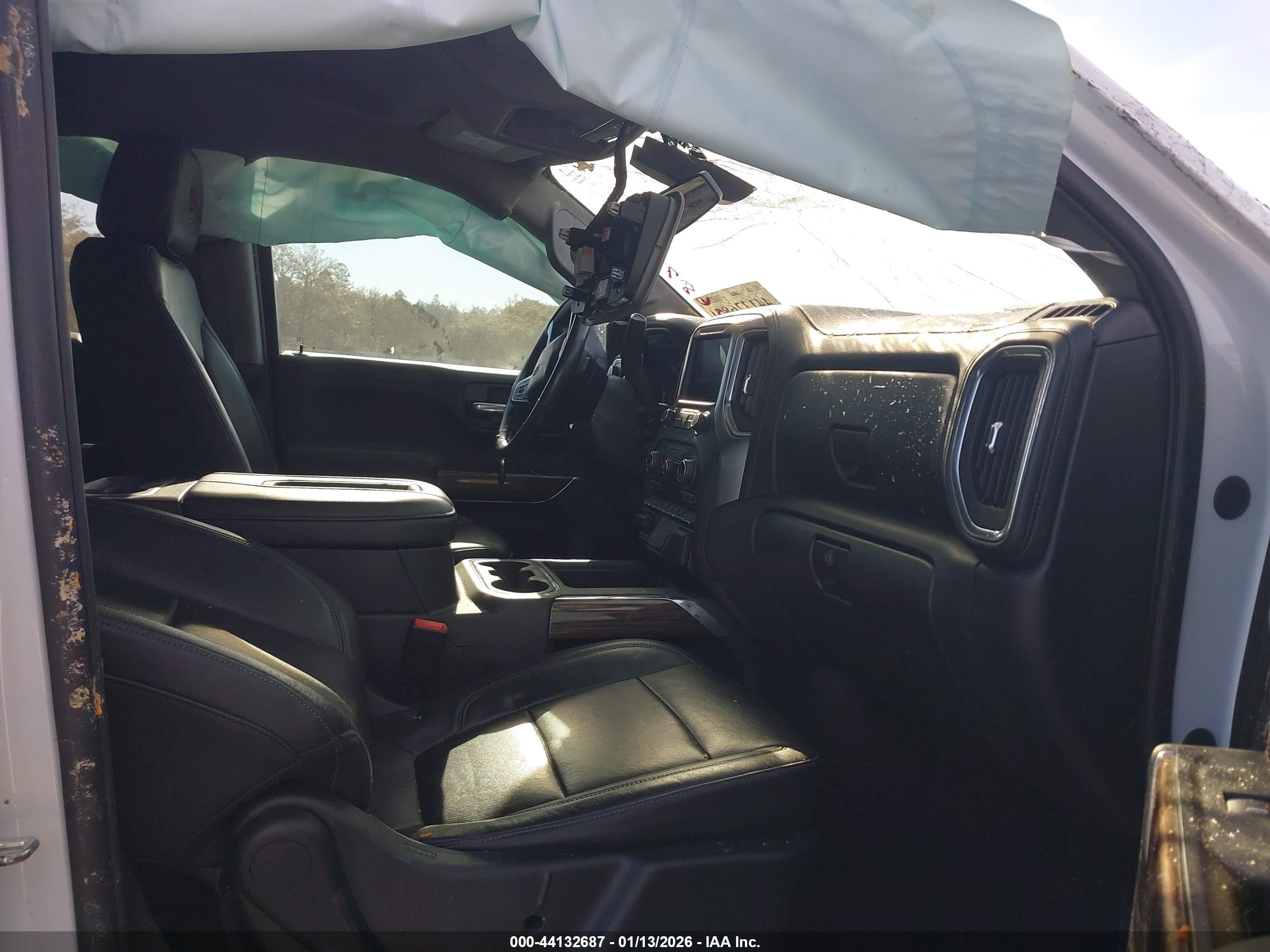CHEVROLET SILVERADO image 5
