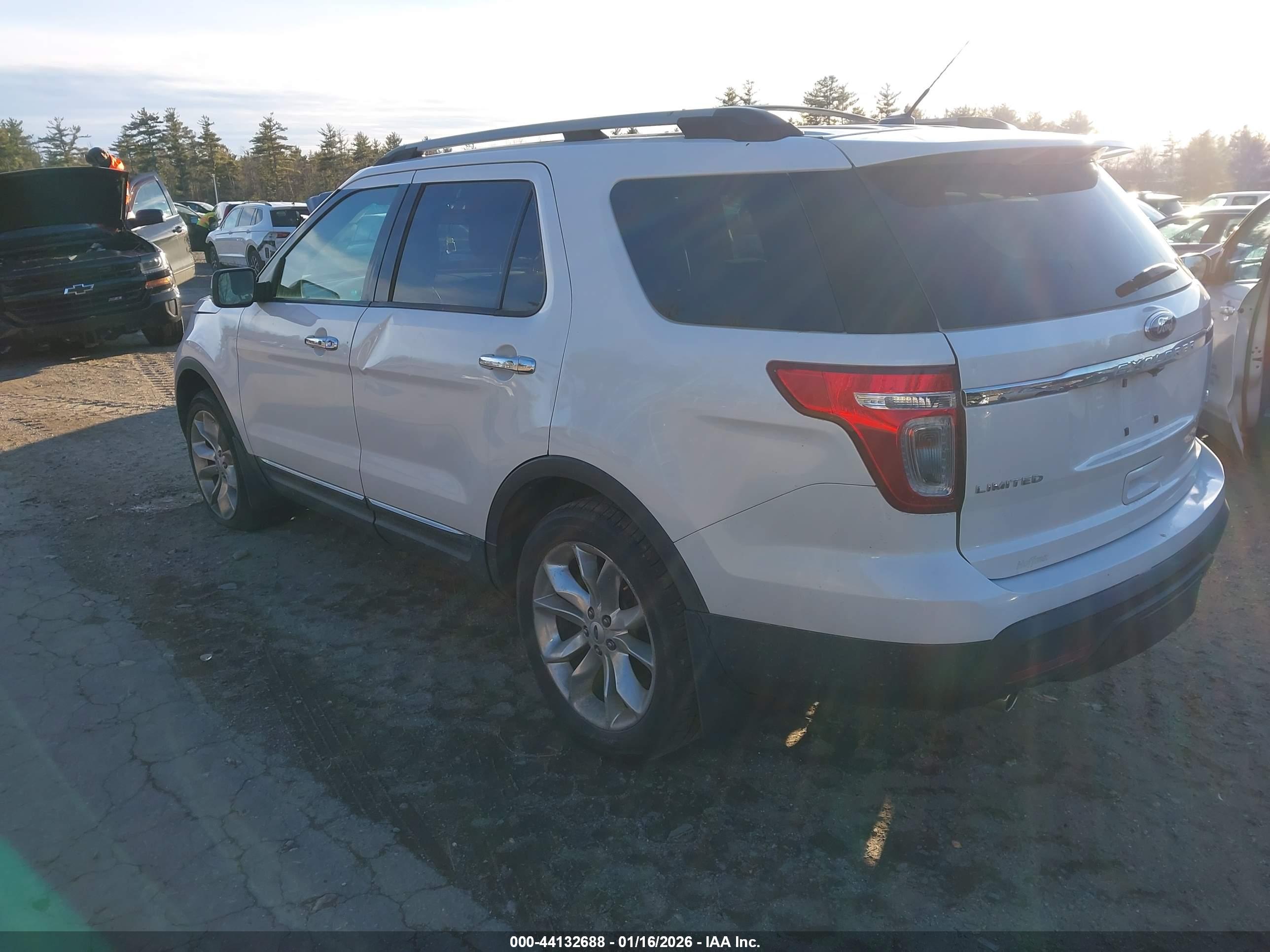 FORD EXPLORER image 3