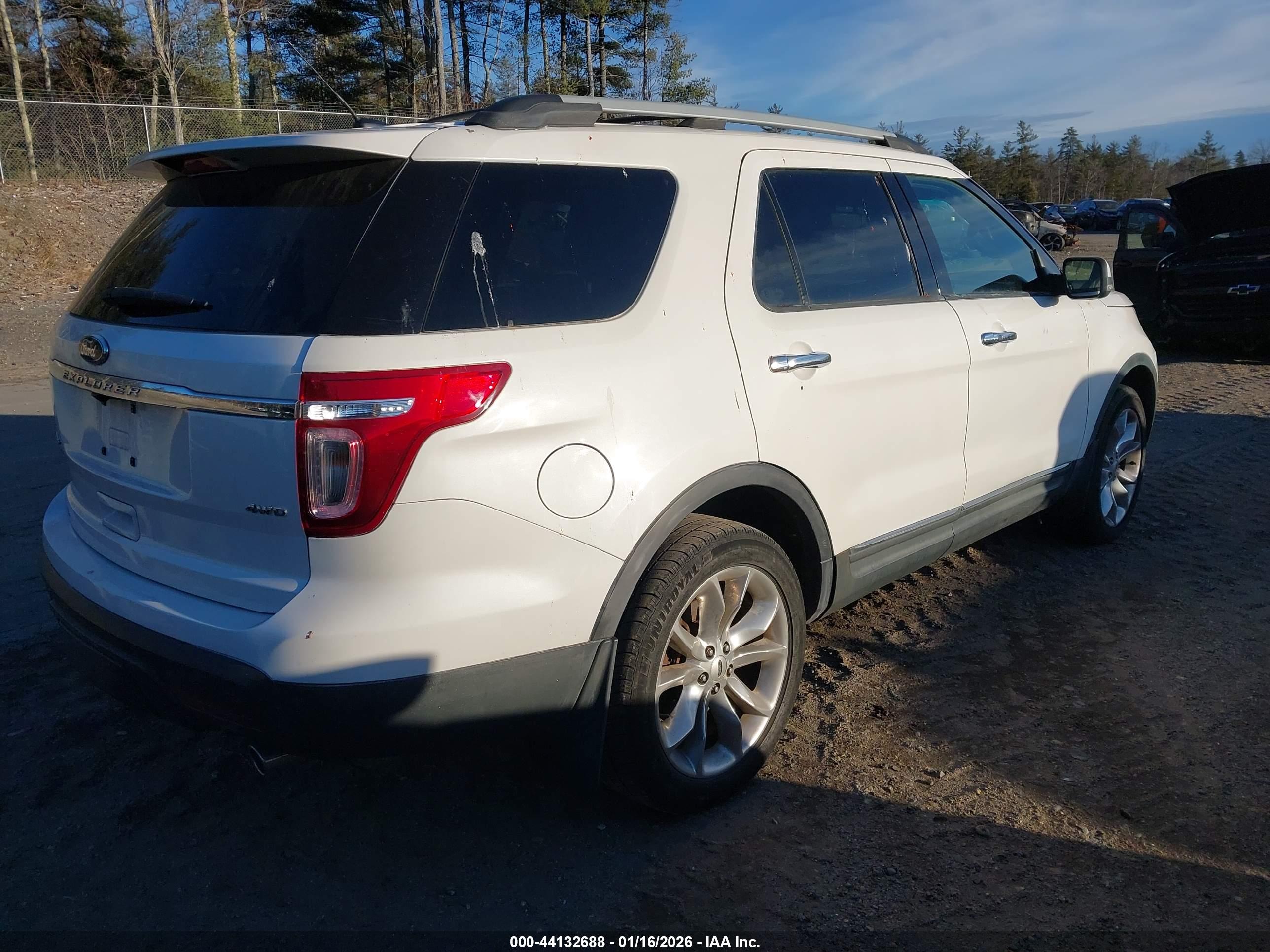 FORD EXPLORER image 4