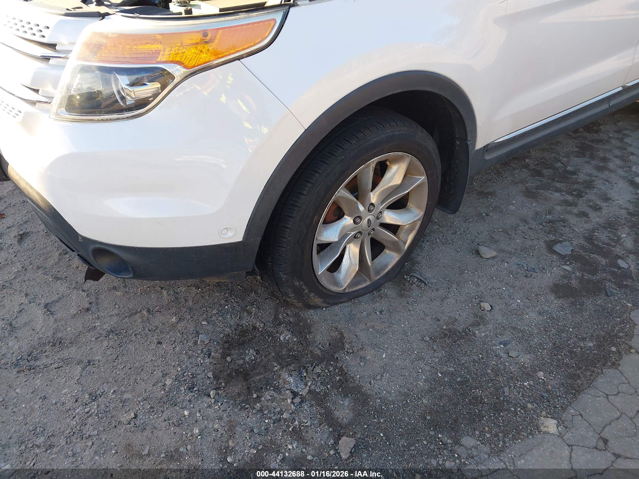 FORD EXPLORER image 6