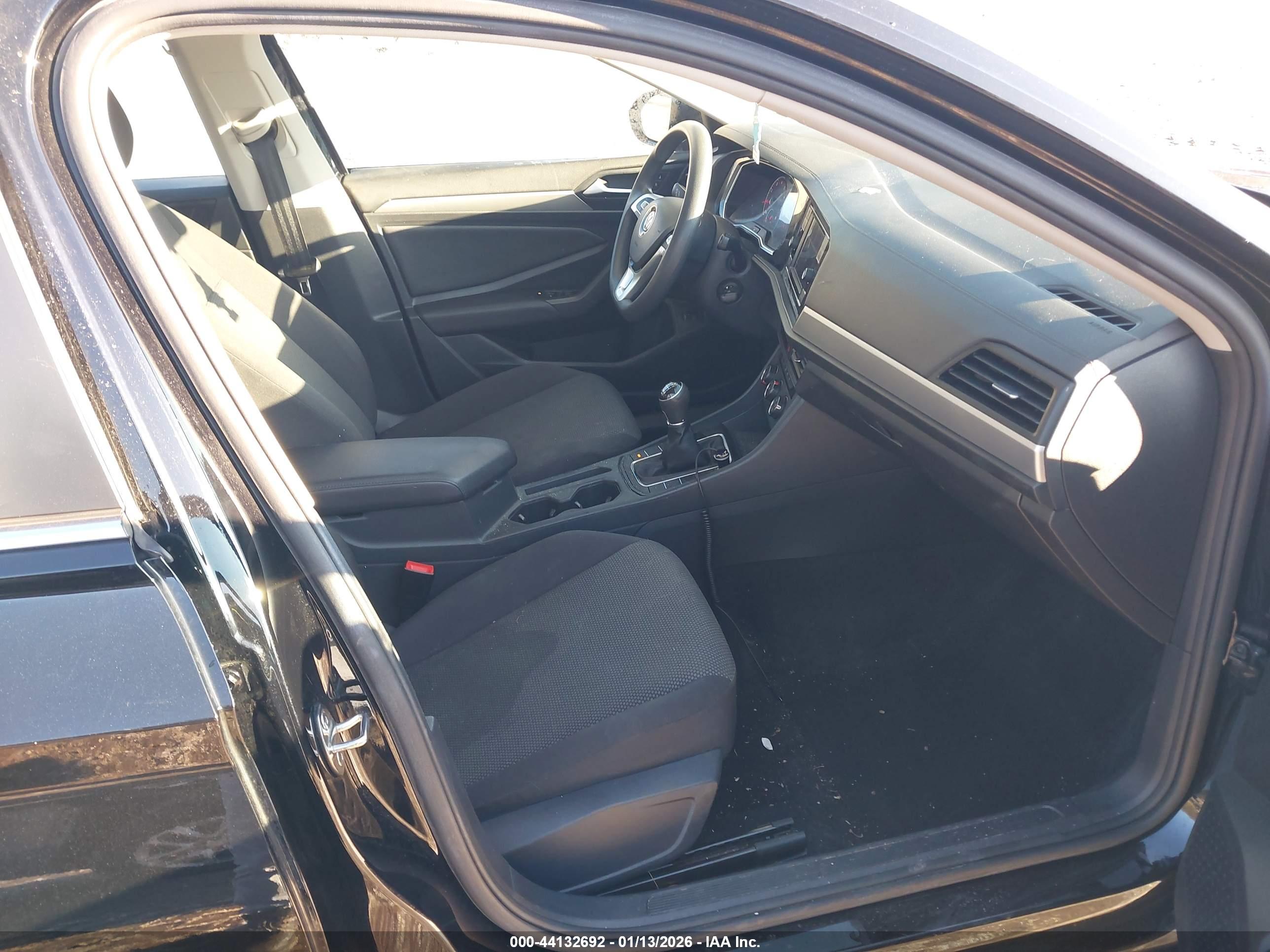 VOLKSWAGEN JETTA image 5
