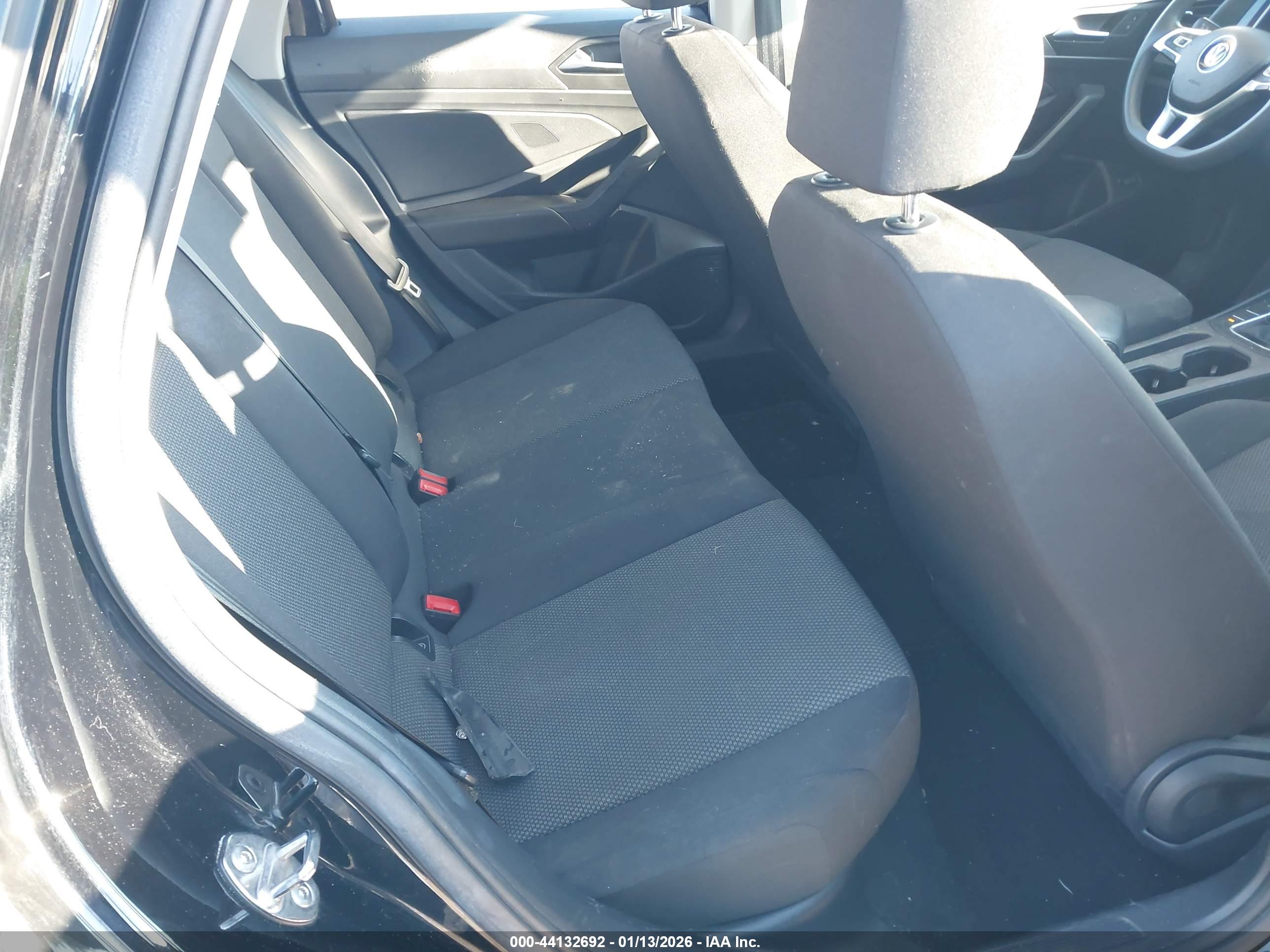 VOLKSWAGEN JETTA image 8