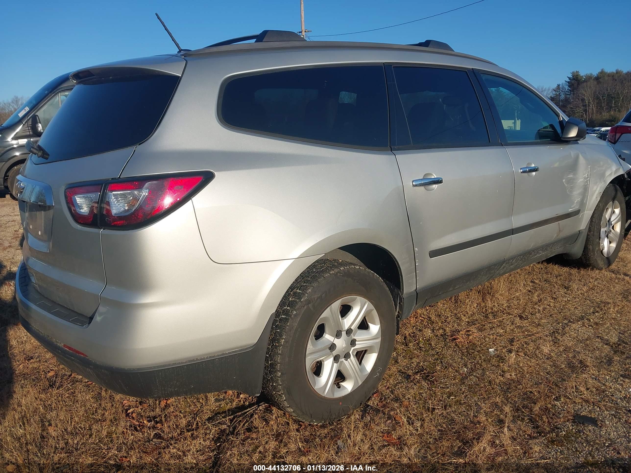 CHEVROLET TRAVERSE image 4
