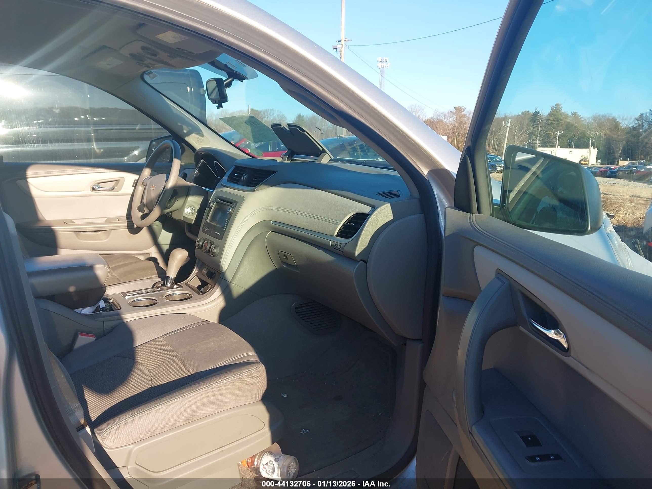 CHEVROLET TRAVERSE image 5