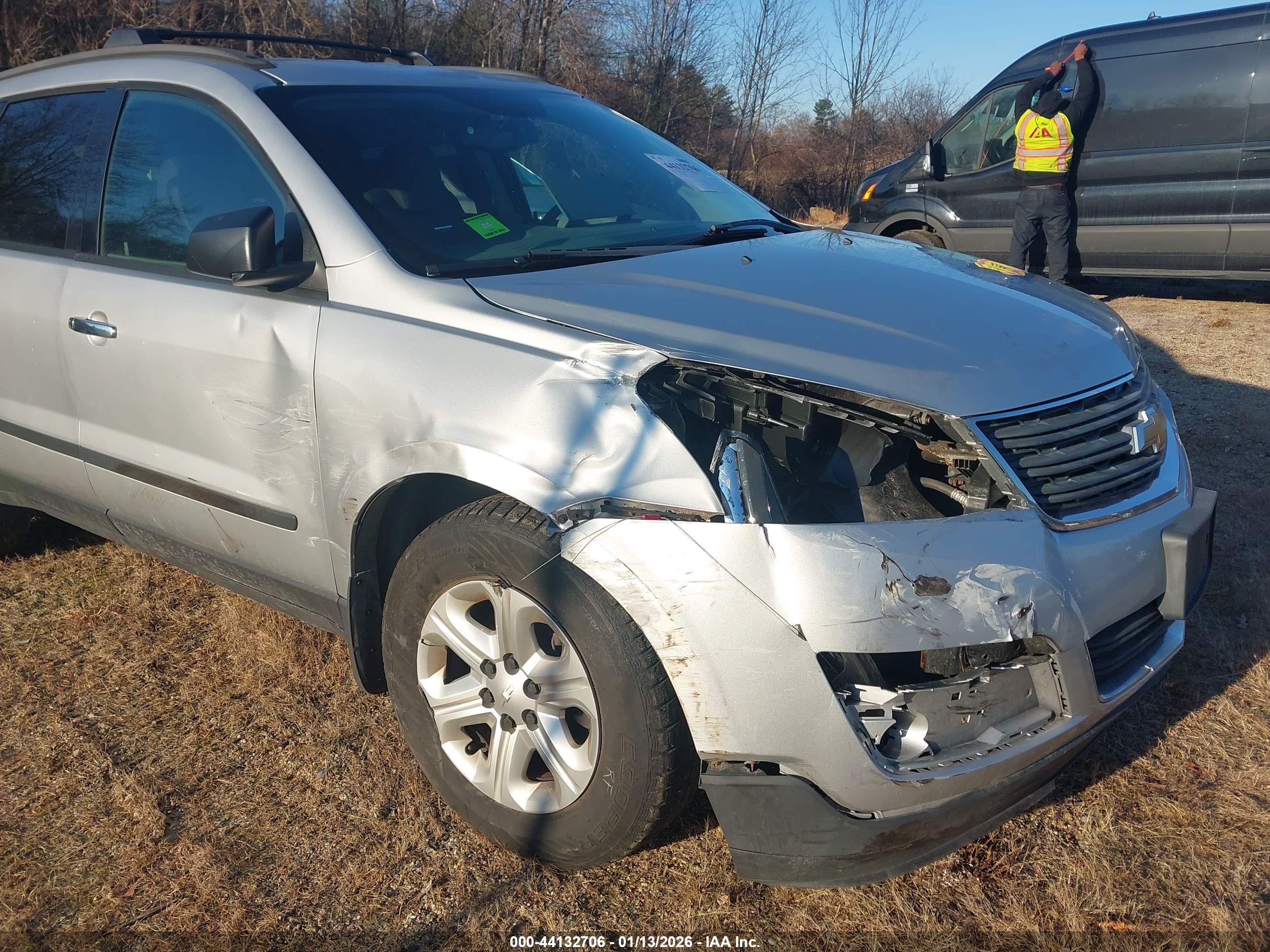 CHEVROLET TRAVERSE image 6