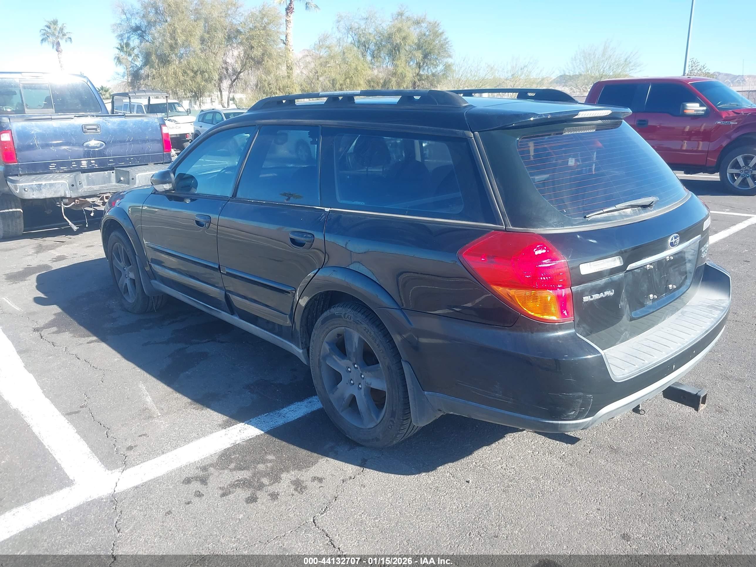 SUBARU OUTBACK image 3