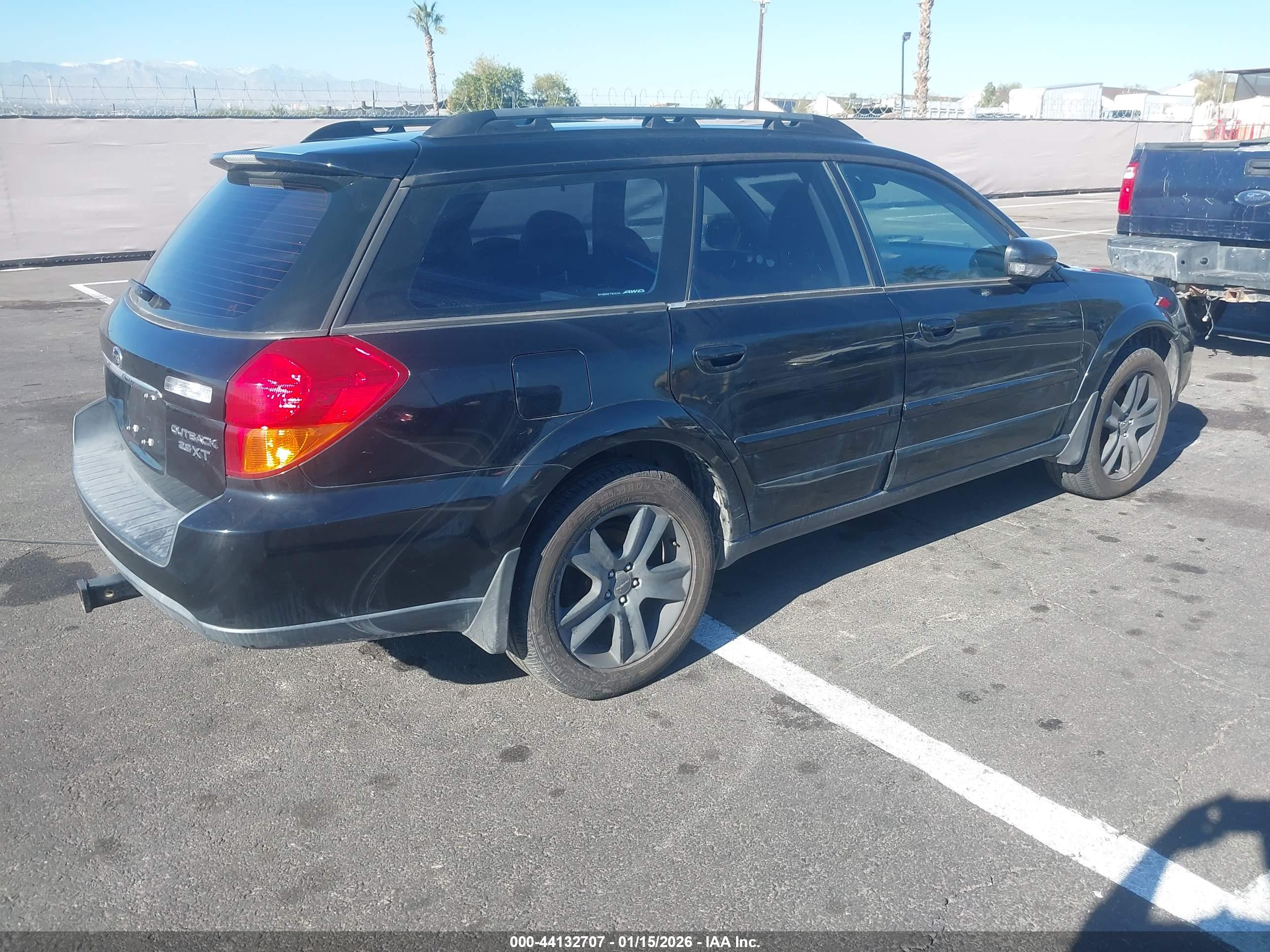 SUBARU OUTBACK image 4