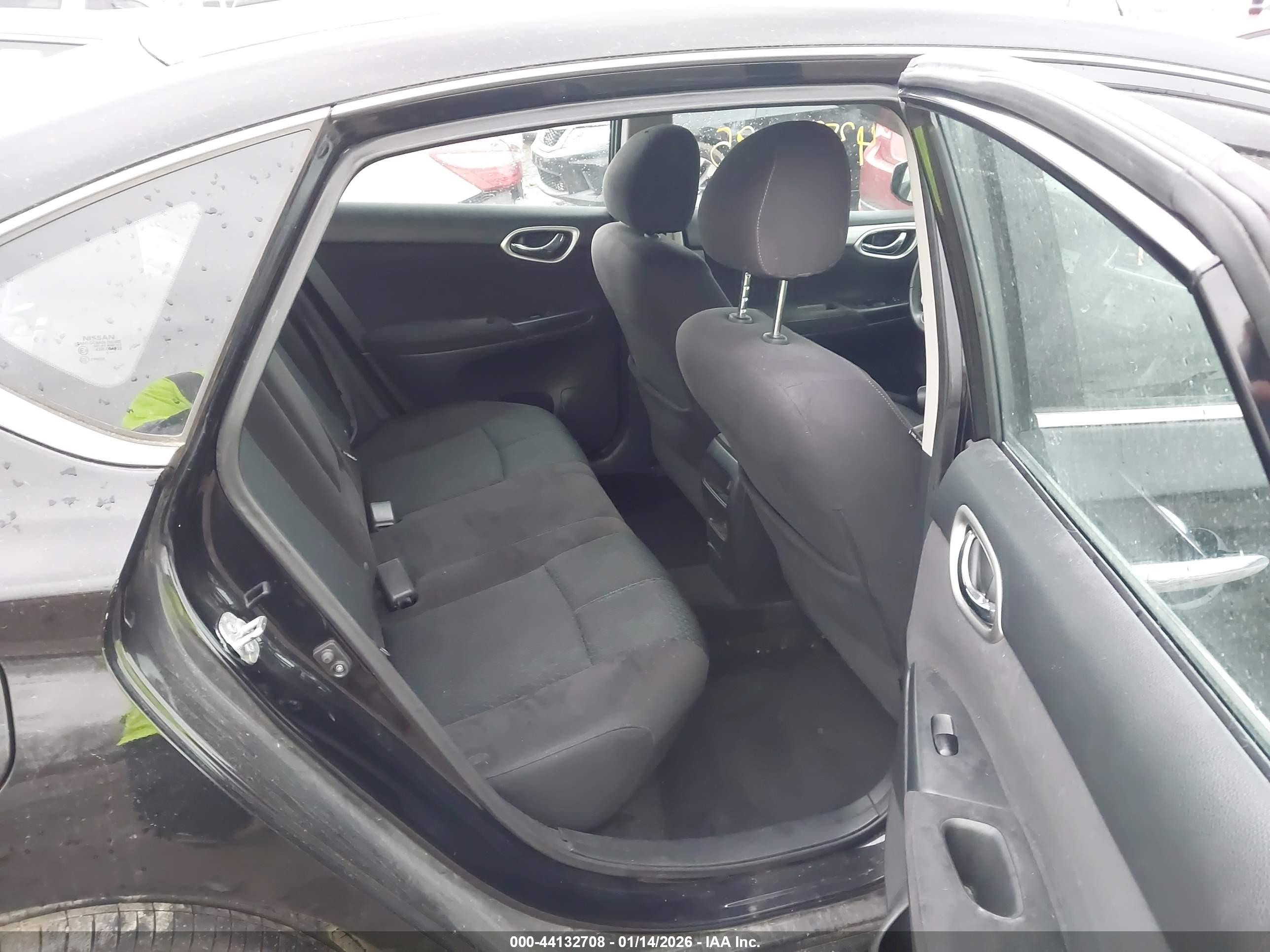 NISSAN SENTRA image 8