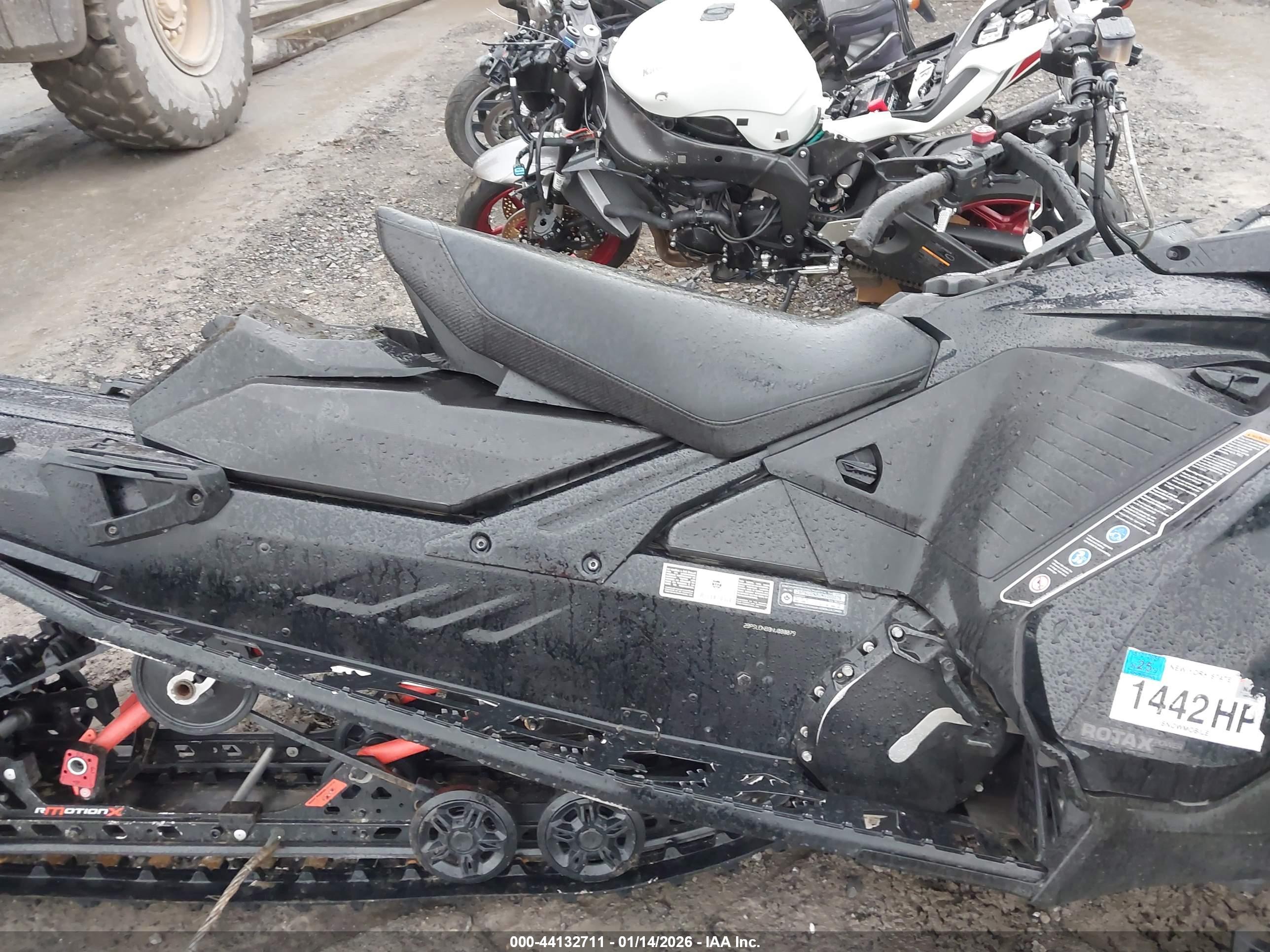 SKID MXZTNT image 5