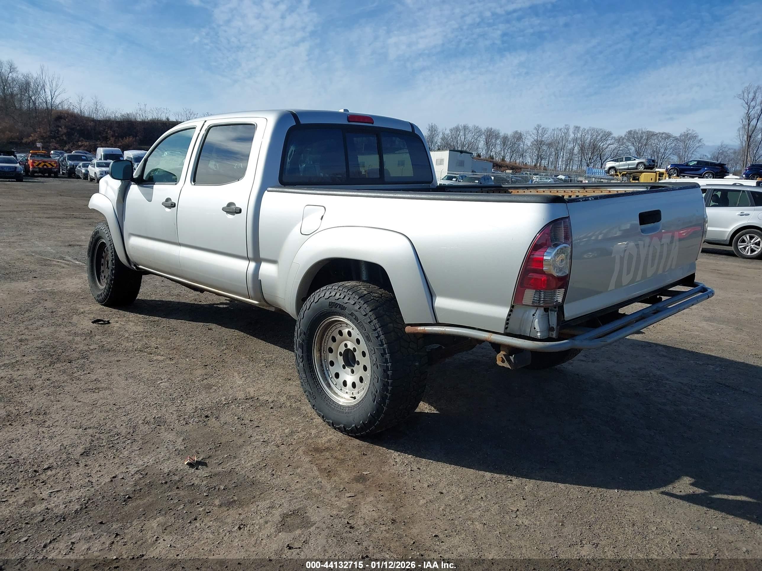 TOYOTA TACOMA image 3