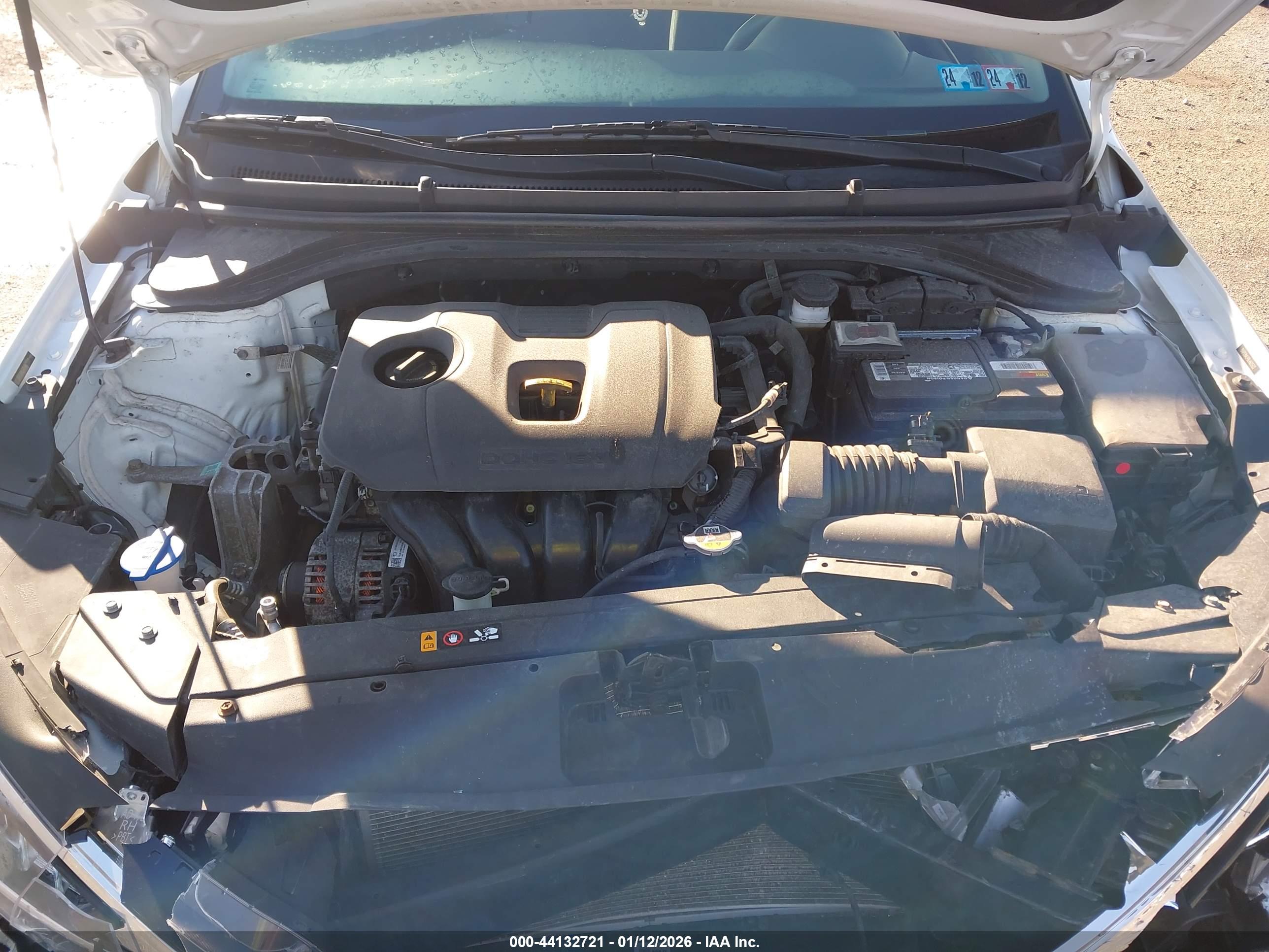 HYUNDAI ELANTRA image 10