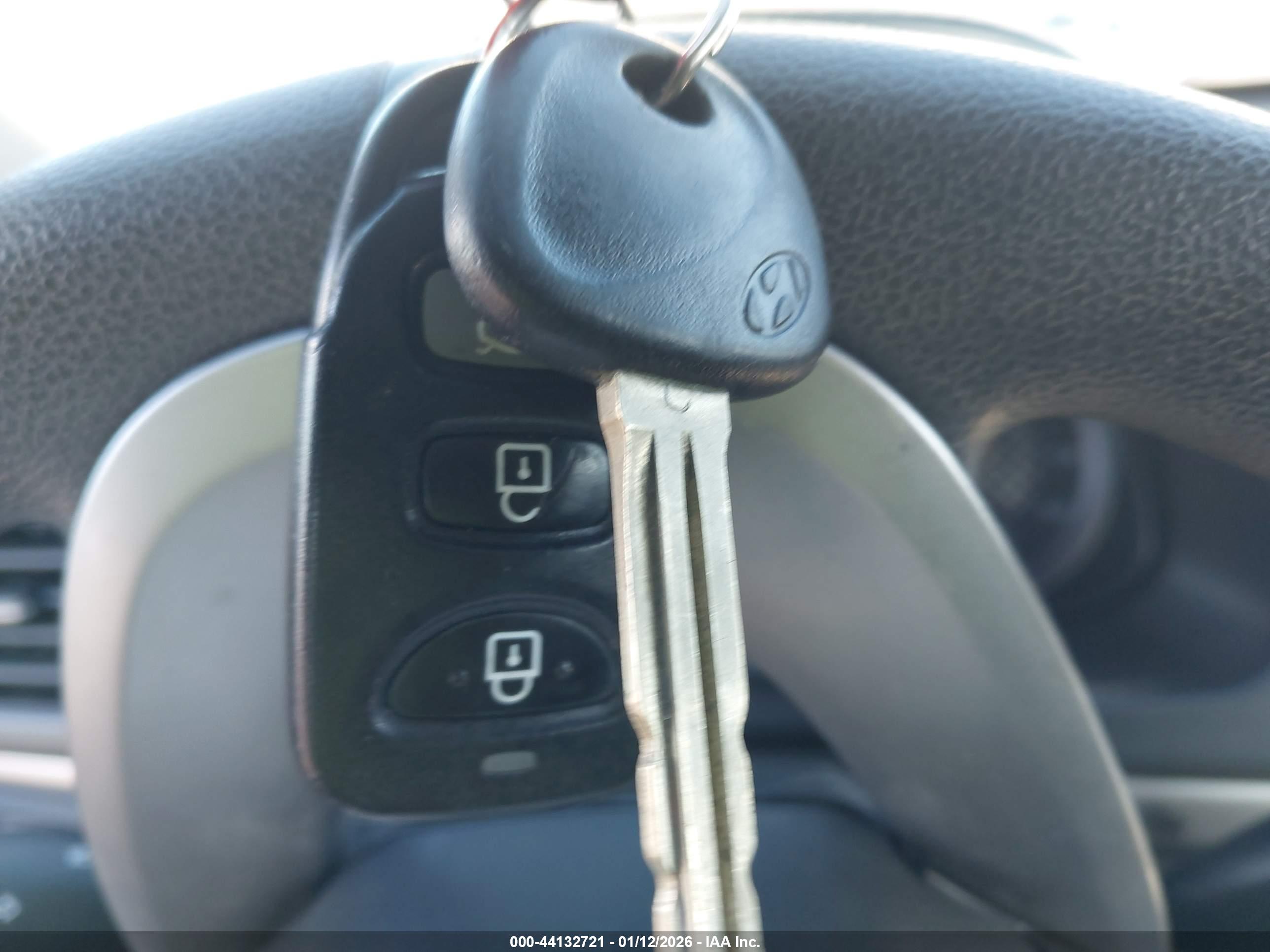 HYUNDAI ELANTRA image 11