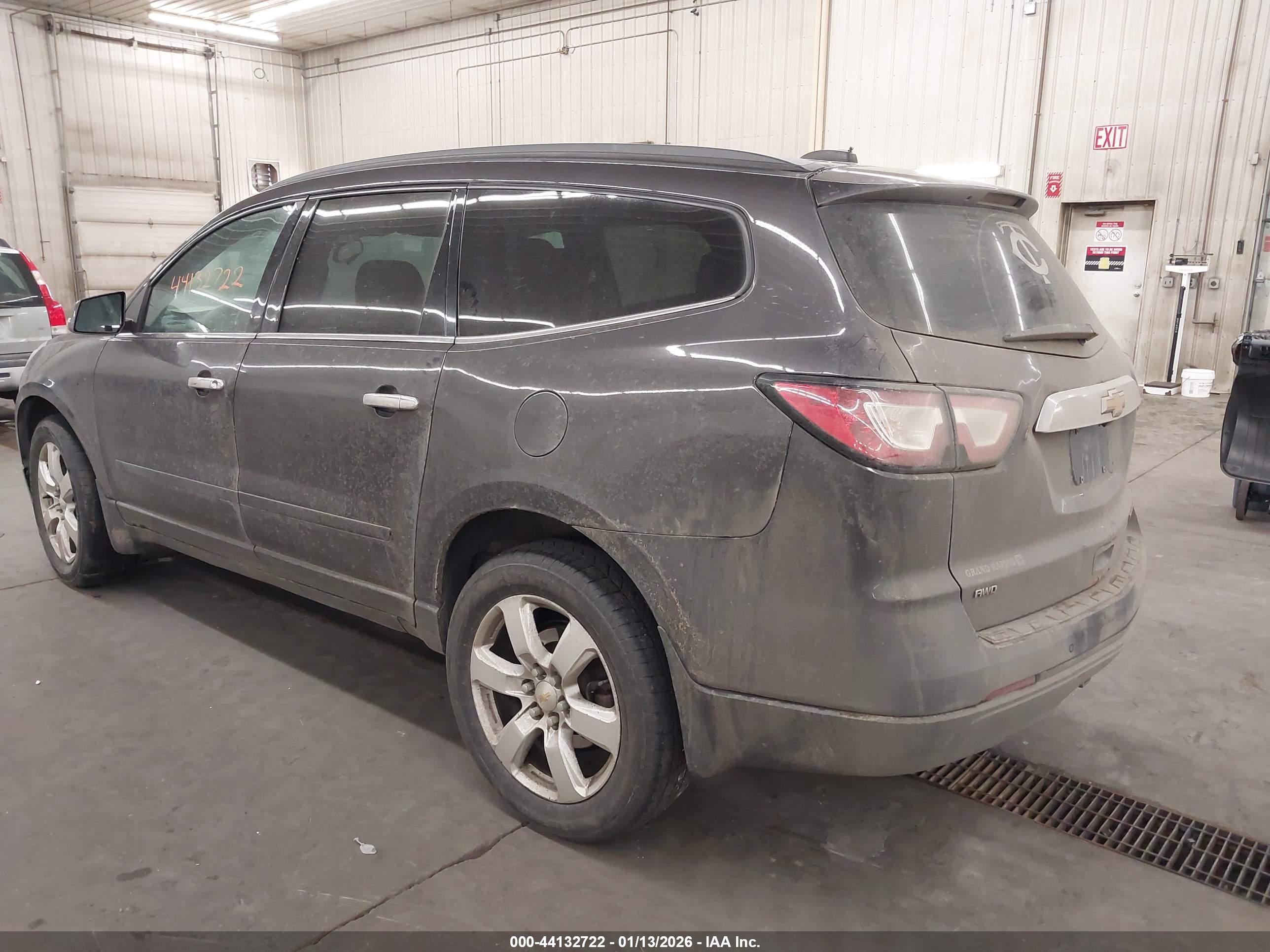 CHEVROLET TRAVERSE image 3