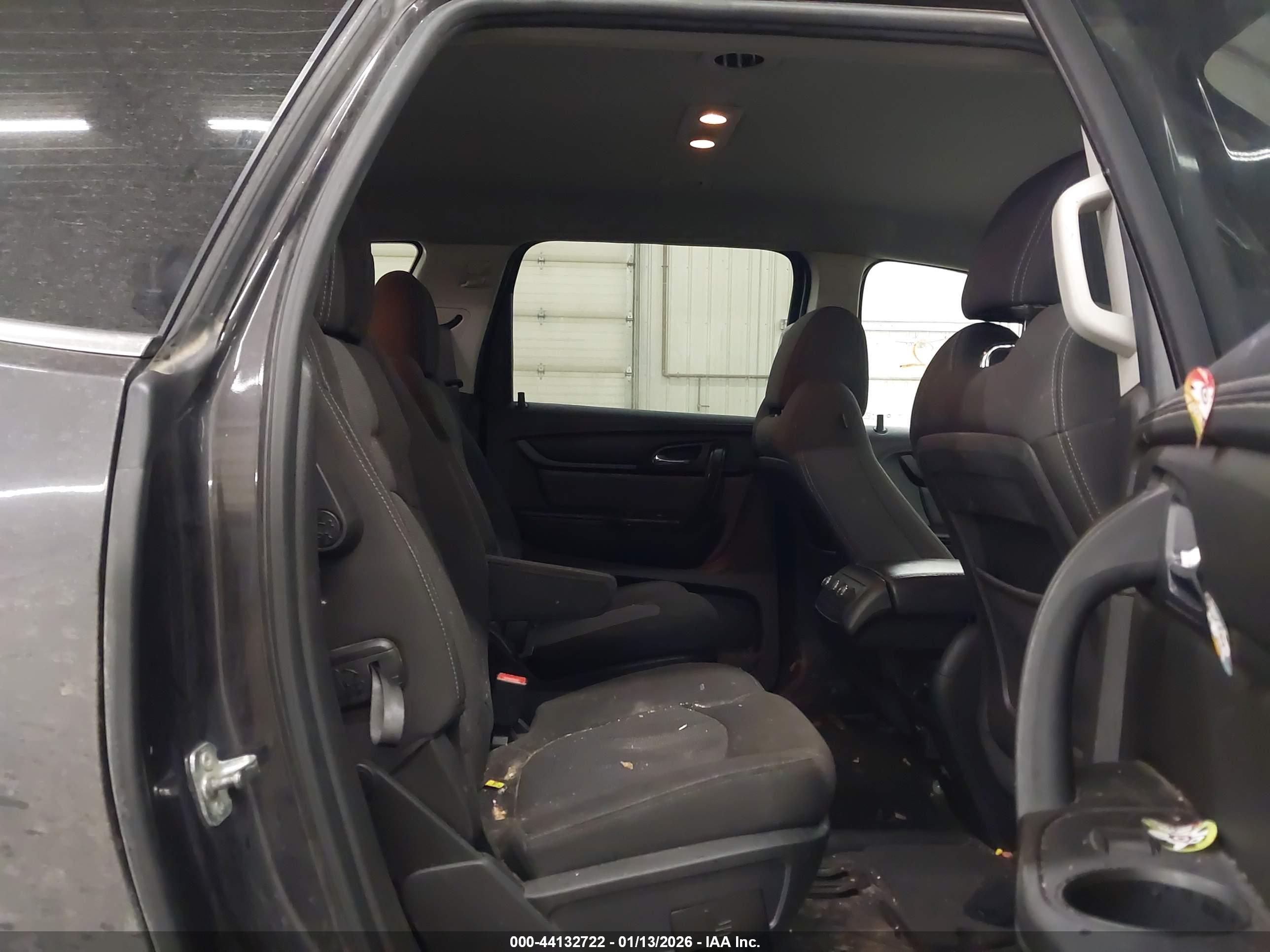 CHEVROLET TRAVERSE image 8
