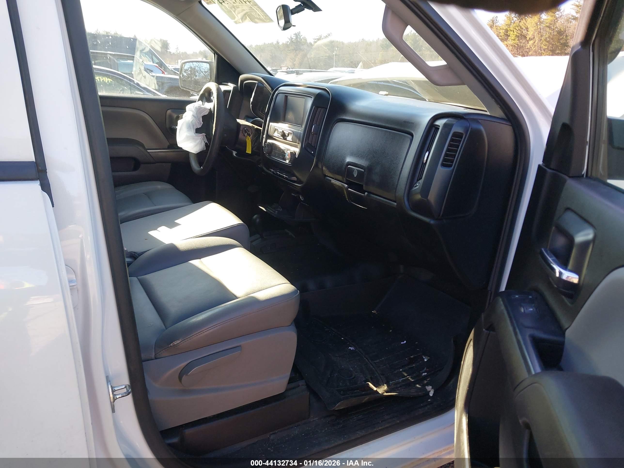CHEVROLET SILVERADO image 5