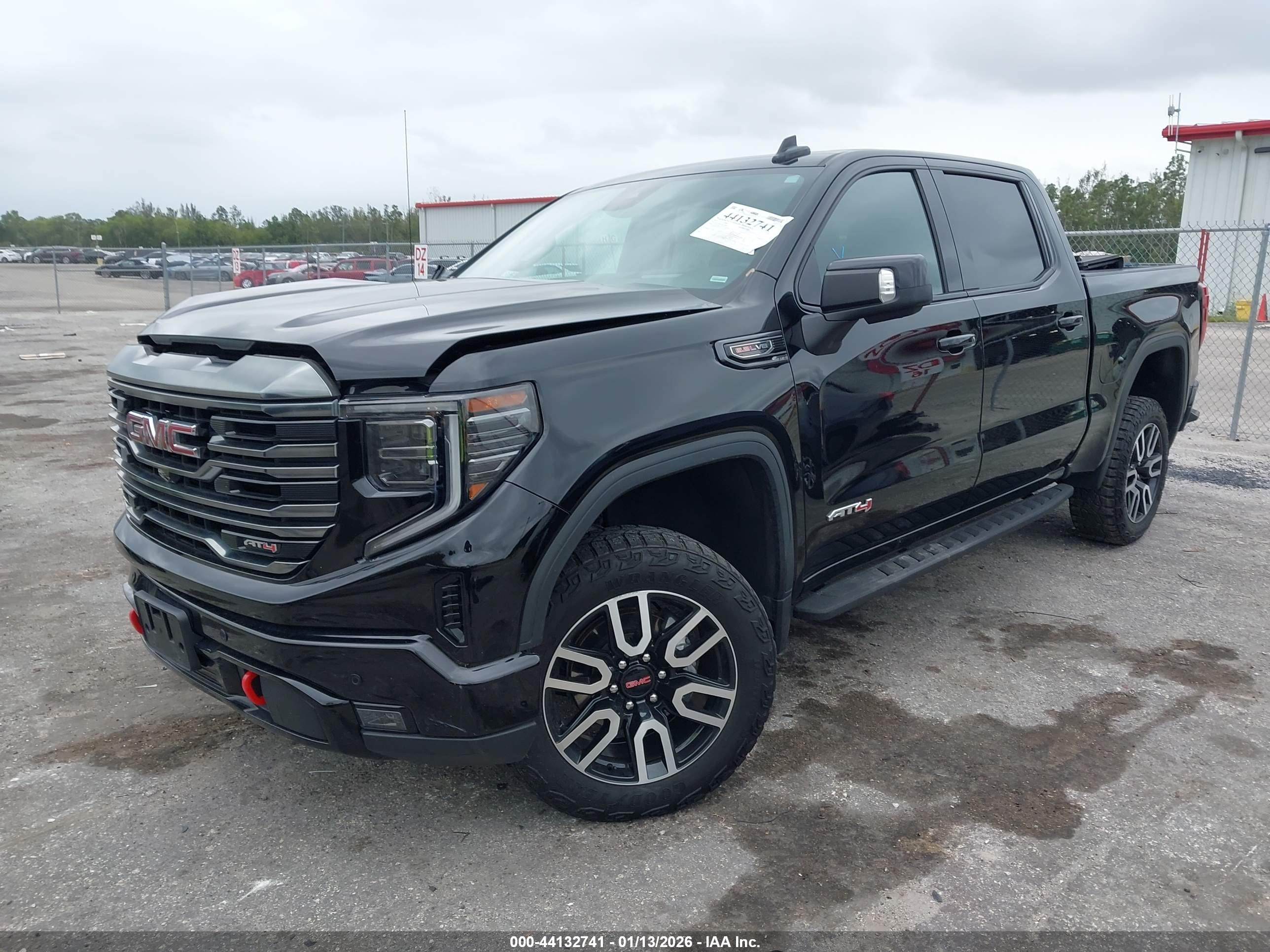 GMC SIERRA image 2