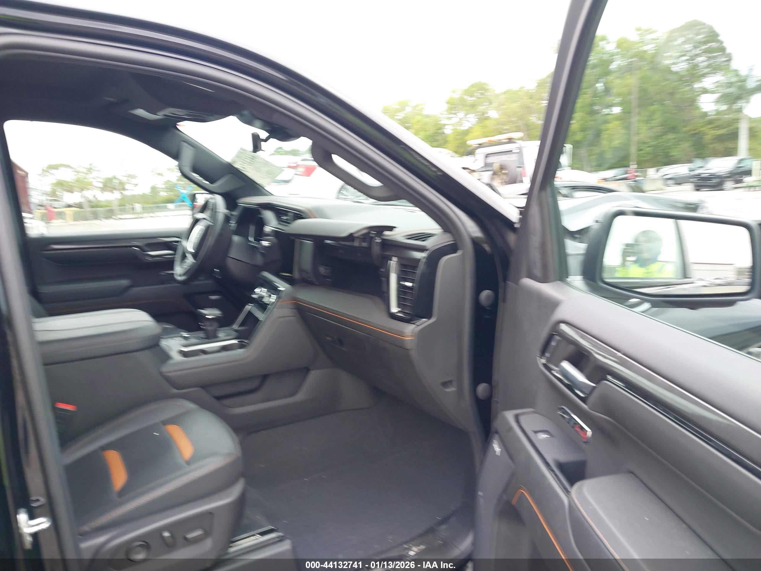 GMC SIERRA image 5